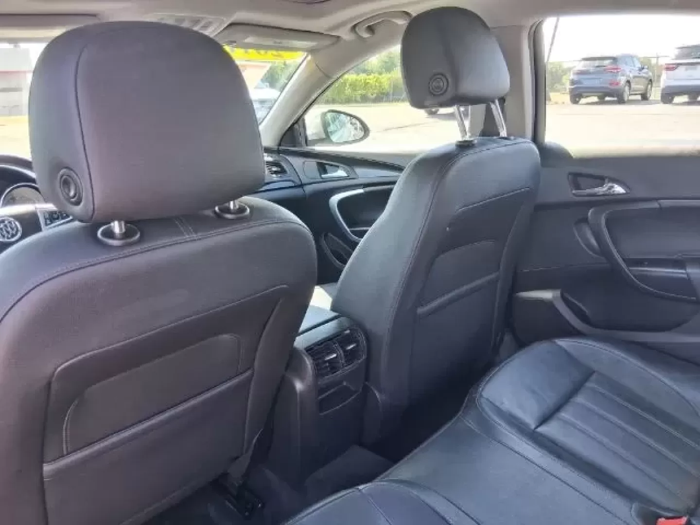 2011 Buick Regal CXL Russelsheim (W04GP5EC1B1) with an Ecotec 2.4L I-4 gasoline direct injection engine, located at 1865 W 2nd St., Xenia, OH, 45385, (937) 372-7777, 39.681259, -83.961945 - **Elevate Your Daily Drive with the 2011 Buick Regal - A Perfect Fit for Xenia Families and Commuters!**<br /> <br /> Experience the joy of driving with the 2011 Buick Regal, a sedan that combines style, comfort, and practicality, making it ideal for both daily commutes and weekend adventures. Wheth - Photo#9
