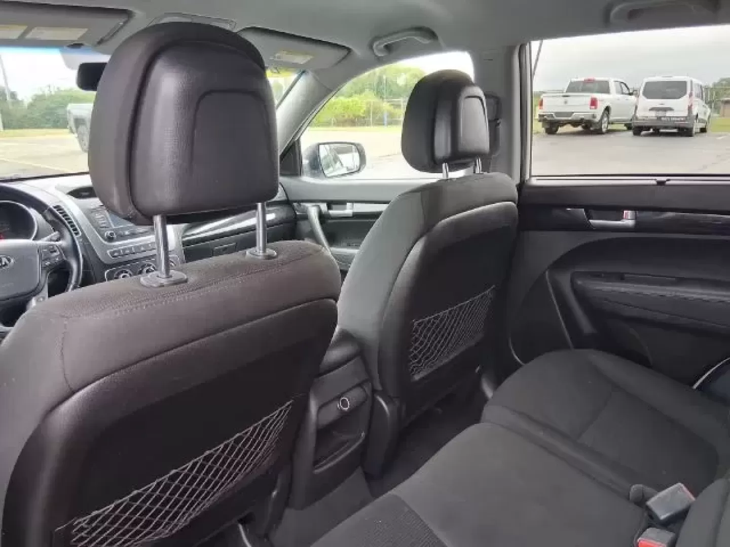 2015 Kia Sorento LX (5XYKT4A61FG) with an 2.4L I-4 gasoline direct injection engine, located at 1865 W 2nd St., Xenia, OH, 45385, (937) 372-7777, 39.681259, -83.961945 - **Discover Adventures with the 2015 Kia Sorento LX at Jamestown Auto Sales!**<br /> <br /> Are you ready to elevate your driving experience? Whether you're planning family getaways or navigating daily commutes, the 2015 Kia Sorento LX is perfectly designed to meet your lifestyle needs. This versatil - Photo#9