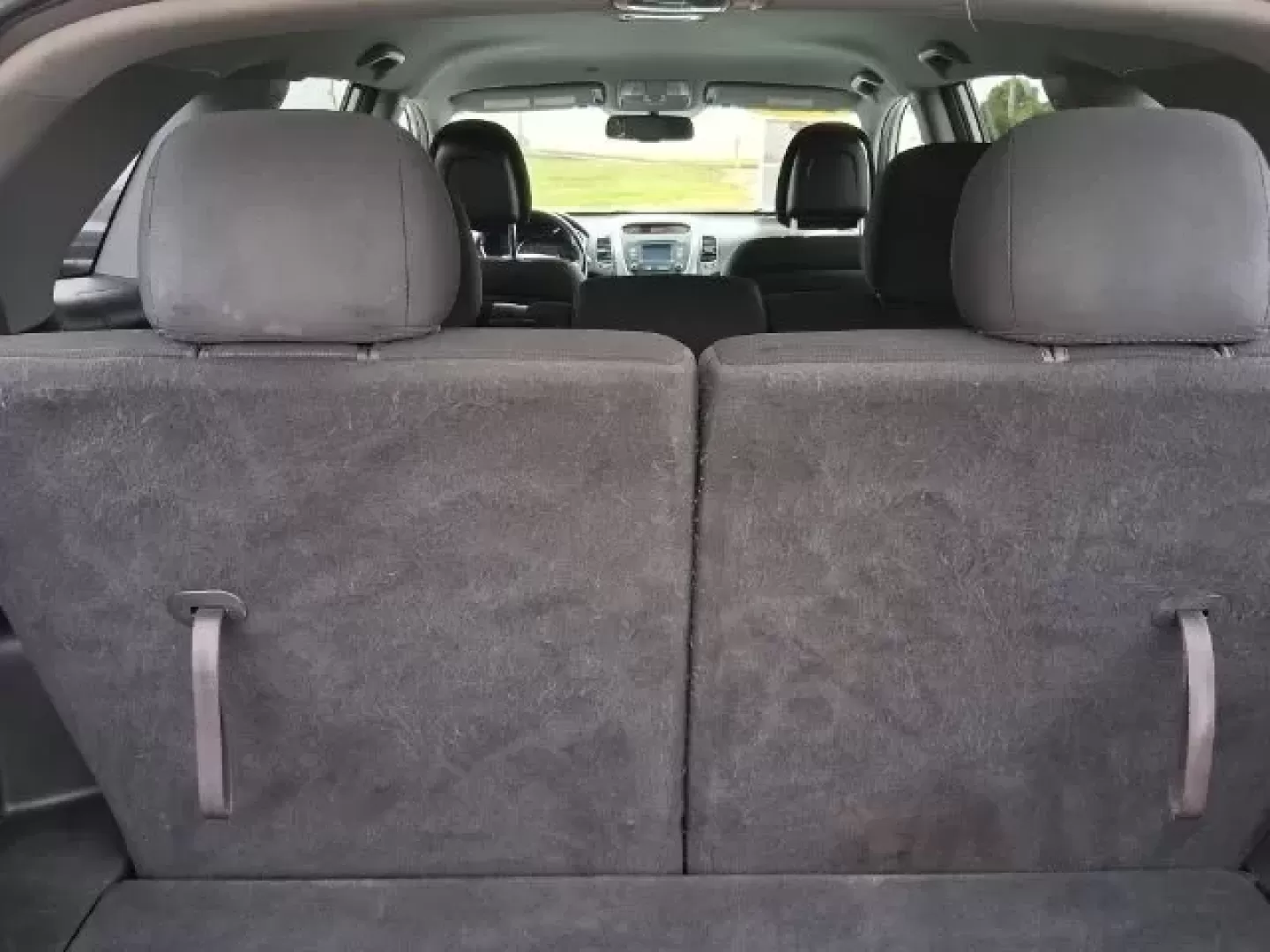 2015 Kia Sorento LX (5XYKT4A61FG) with an 2.4L I-4 gasoline direct injection engine, located at 1865 W 2nd St., Xenia, OH, 45385, (937) 372-7777, 39.681259, -83.961945 - **Discover Adventures with the 2015 Kia Sorento LX at Jamestown Auto Sales!**<br /> <br /> Are you ready to elevate your driving experience? Whether you're planning family getaways or navigating daily commutes, the 2015 Kia Sorento LX is perfectly designed to meet your lifestyle needs. This versatil - Photo#11