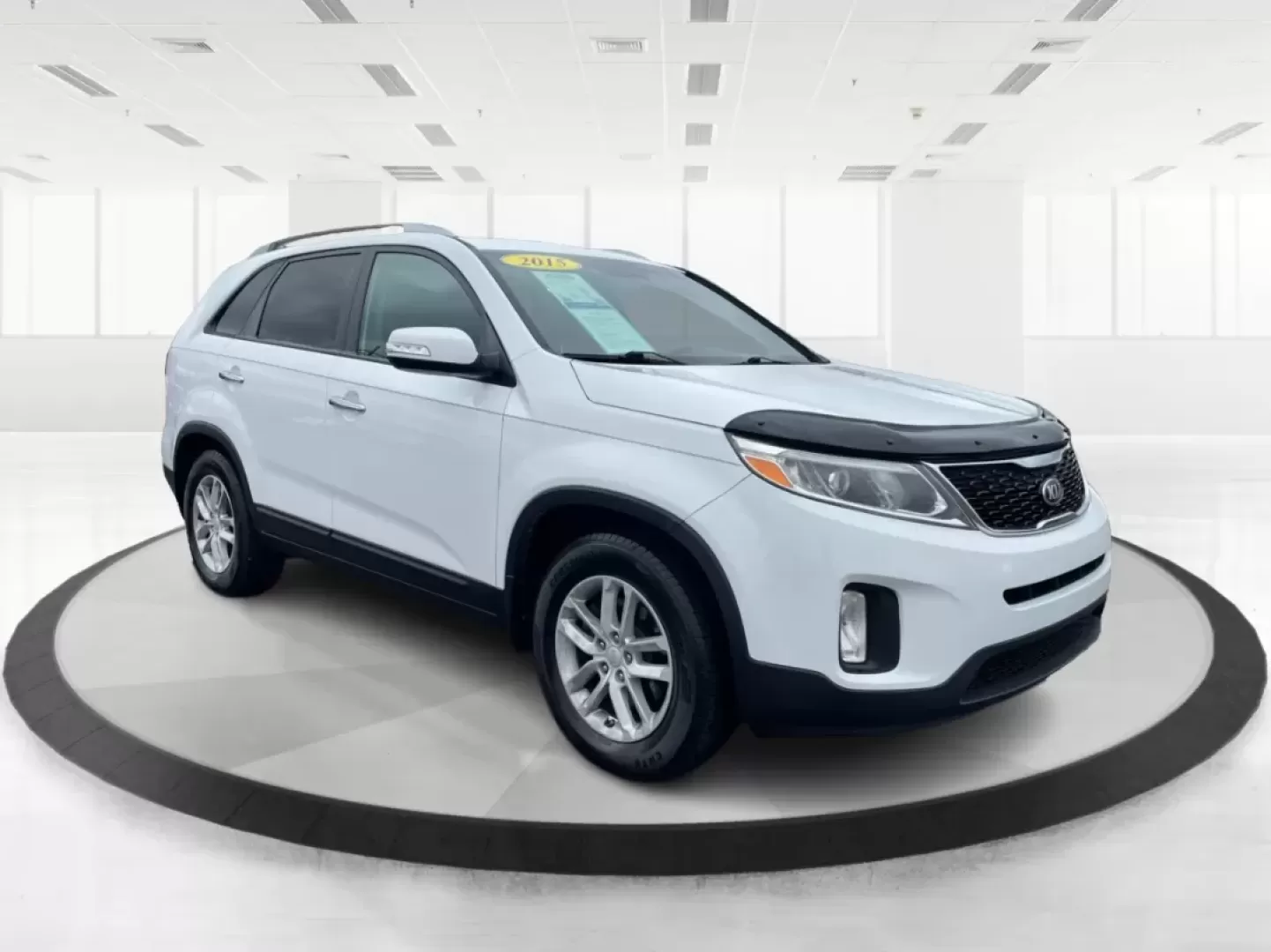 2015 Kia Sorento LX (5XYKT4A61FG) with an 2.4L I-4 gasoline direct injection engine, located at 1865 W 2nd St., Xenia, OH, 45385, (937) 372-7777, 39.681259, -83.961945 - **Discover Adventures with the 2015 Kia Sorento LX at Jamestown Auto Sales!**<br /> <br /> Are you ready to elevate your driving experience? Whether you're planning family getaways or navigating daily commutes, the 2015 Kia Sorento LX is perfectly designed to meet your lifestyle needs. This versatil - Photo#13