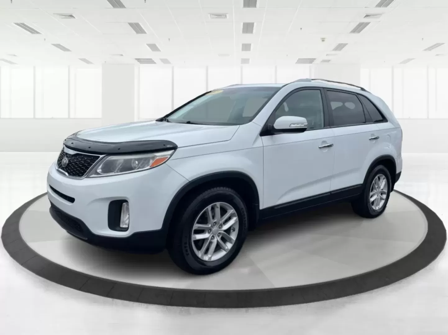 2015 Kia Sorento LX (5XYKT4A61FG) with an 2.4L I-4 gasoline direct injection engine, located at 1865 W 2nd St., Xenia, OH, 45385, (937) 372-7777, 39.681259, -83.961945 - **Discover Adventures with the 2015 Kia Sorento LX at Jamestown Auto Sales!**<br /> <br /> Are you ready to elevate your driving experience? Whether you're planning family getaways or navigating daily commutes, the 2015 Kia Sorento LX is perfectly designed to meet your lifestyle needs. This versatil - Photo#21