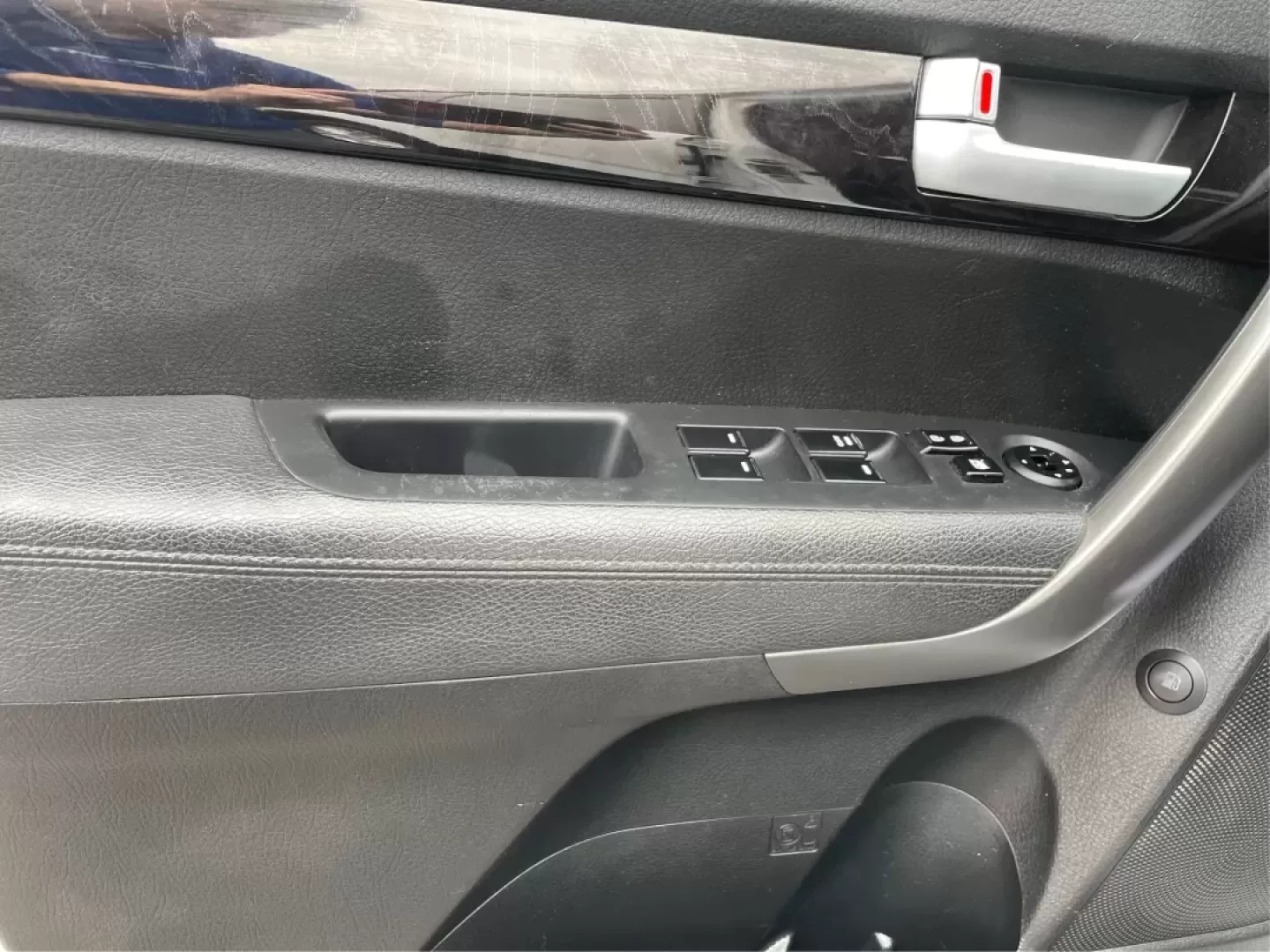 2015 Kia Sorento LX (5XYKT4A61FG) with an 2.4L I-4 gasoline direct injection engine, located at 1865 W 2nd St., Xenia, OH, 45385, (937) 372-7777, 39.681259, -83.961945 - **Discover Adventures with the 2015 Kia Sorento LX at Jamestown Auto Sales!**<br /> <br /> Are you ready to elevate your driving experience? Whether you're planning family getaways or navigating daily commutes, the 2015 Kia Sorento LX is perfectly designed to meet your lifestyle needs. This versatil - Photo#32