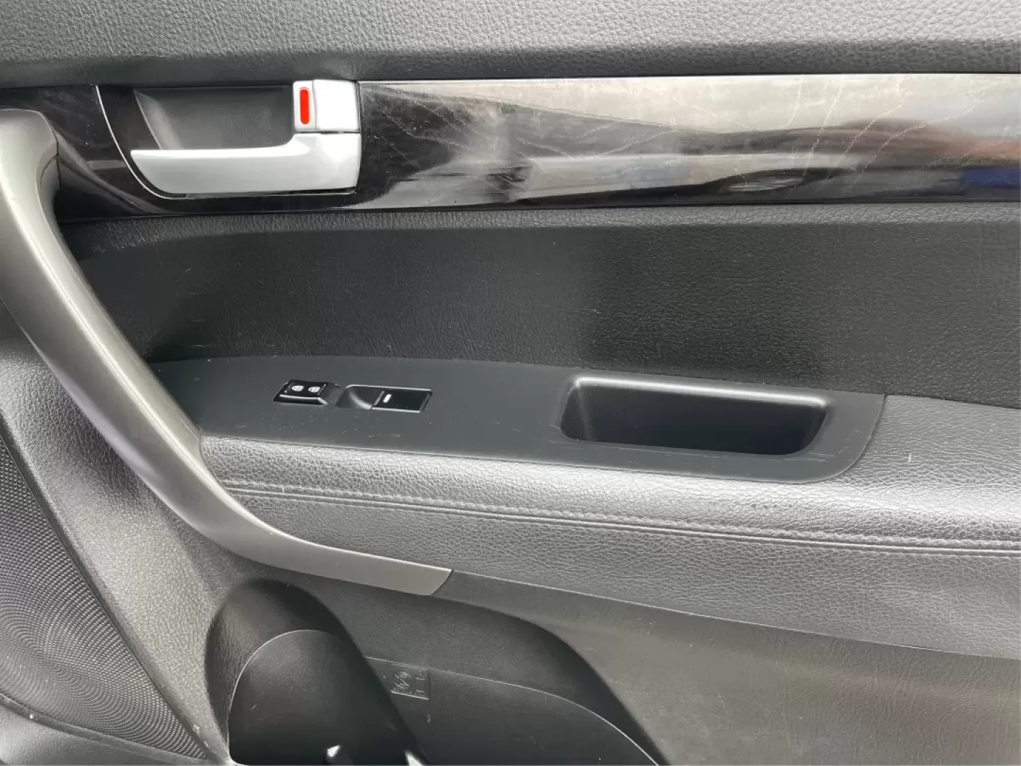 2015 Kia Sorento LX (5XYKT4A61FG) with an 2.4L I-4 gasoline direct injection engine, located at 1865 W 2nd St., Xenia, OH, 45385, (937) 372-7777, 39.681259, -83.961945 - **Discover Adventures with the 2015 Kia Sorento LX at Jamestown Auto Sales!**<br /> <br /> Are you ready to elevate your driving experience? Whether you're planning family getaways or navigating daily commutes, the 2015 Kia Sorento LX is perfectly designed to meet your lifestyle needs. This versatil - Photo#33