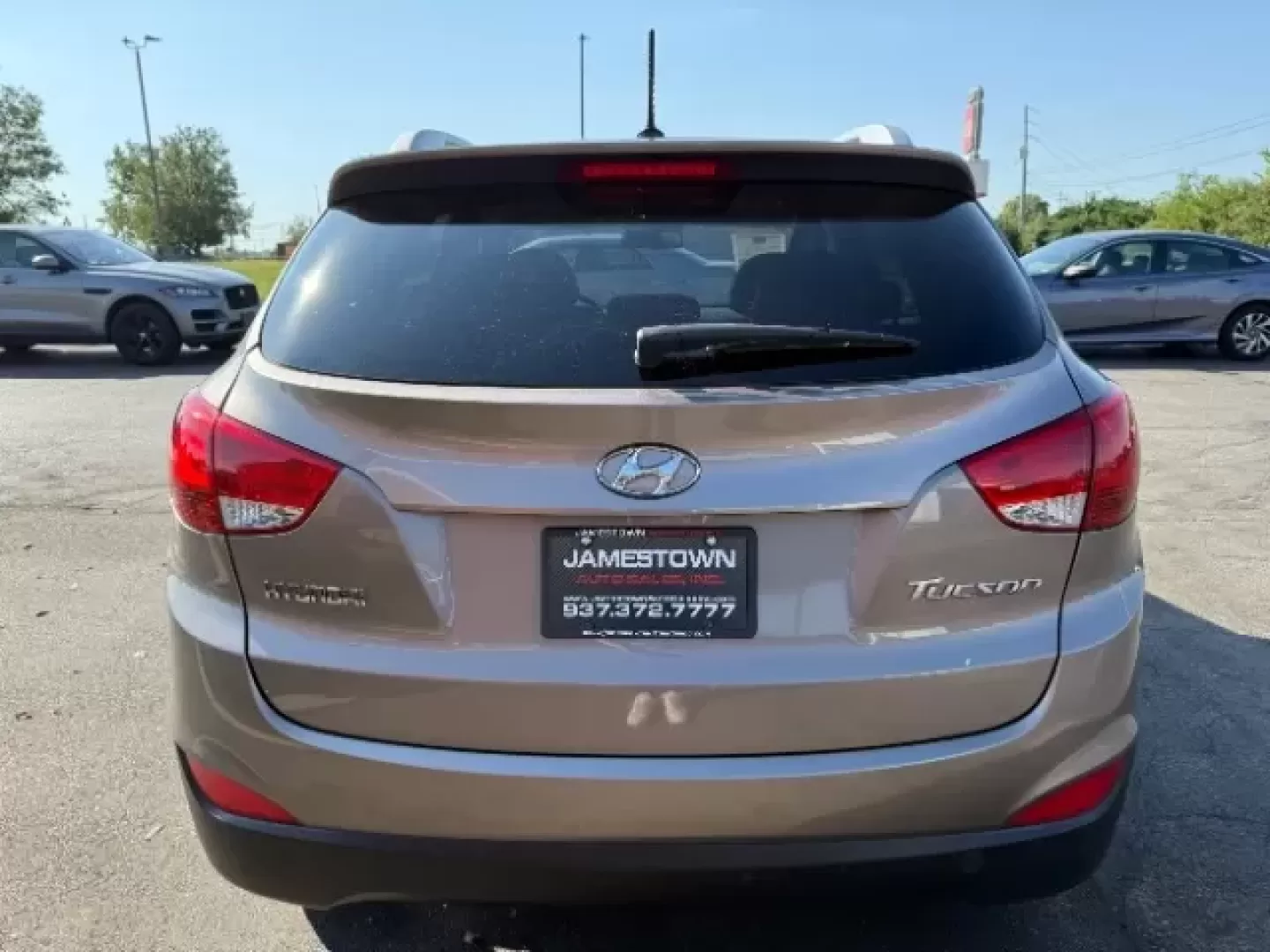 2013 Hyundai Tucson GLS (KM8JU3AC1DU) with an Theta II 2.4L I-4 DOHC engine, located at 1865 W 2nd St., Xenia, OH, 45385, (937) 372-7777, 39.681259, -83.961945 - Discover the perfect blend of reliability and comfort with this 2013 Hyundai Tucson GLS, now available at Jamestown Auto Sales! If you're searching for a versatile SUV that seamlessly adapts to your lifestyle-whether it's tackling the daily commute, embarking on weekend adventures, or catering to th - Photo#4