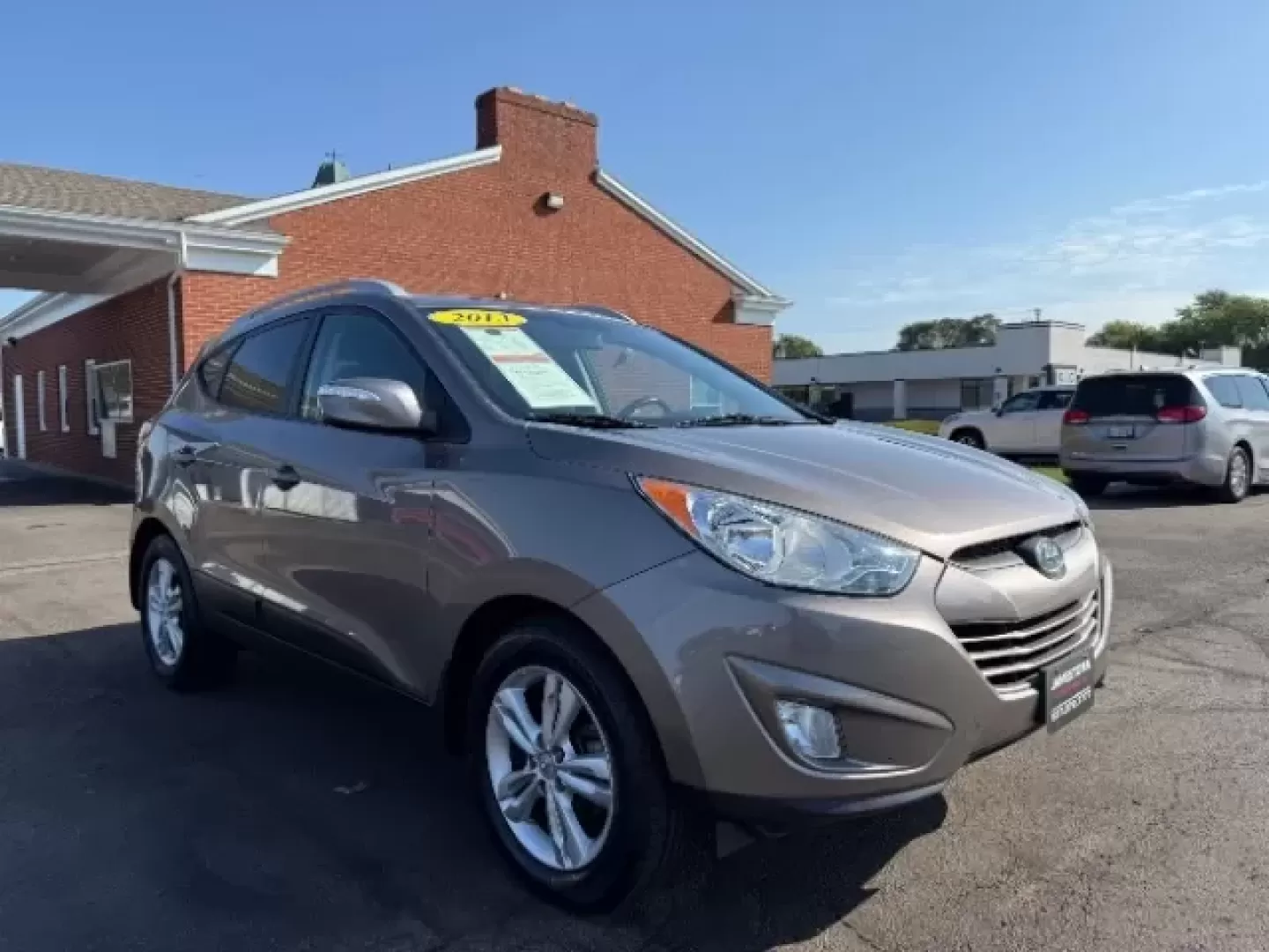 2013 Hyundai Tucson GLS (KM8JU3AC1DU) with an Theta II 2.4L I-4 DOHC engine, located at 1865 W 2nd St., Xenia, OH, 45385, (937) 372-7777, 39.681259, -83.961945 - Discover the perfect blend of reliability and comfort with this 2013 Hyundai Tucson GLS, now available at Jamestown Auto Sales! If you're searching for a versatile SUV that seamlessly adapts to your lifestyle-whether it's tackling the daily commute, embarking on weekend adventures, or catering to th - Photo#0