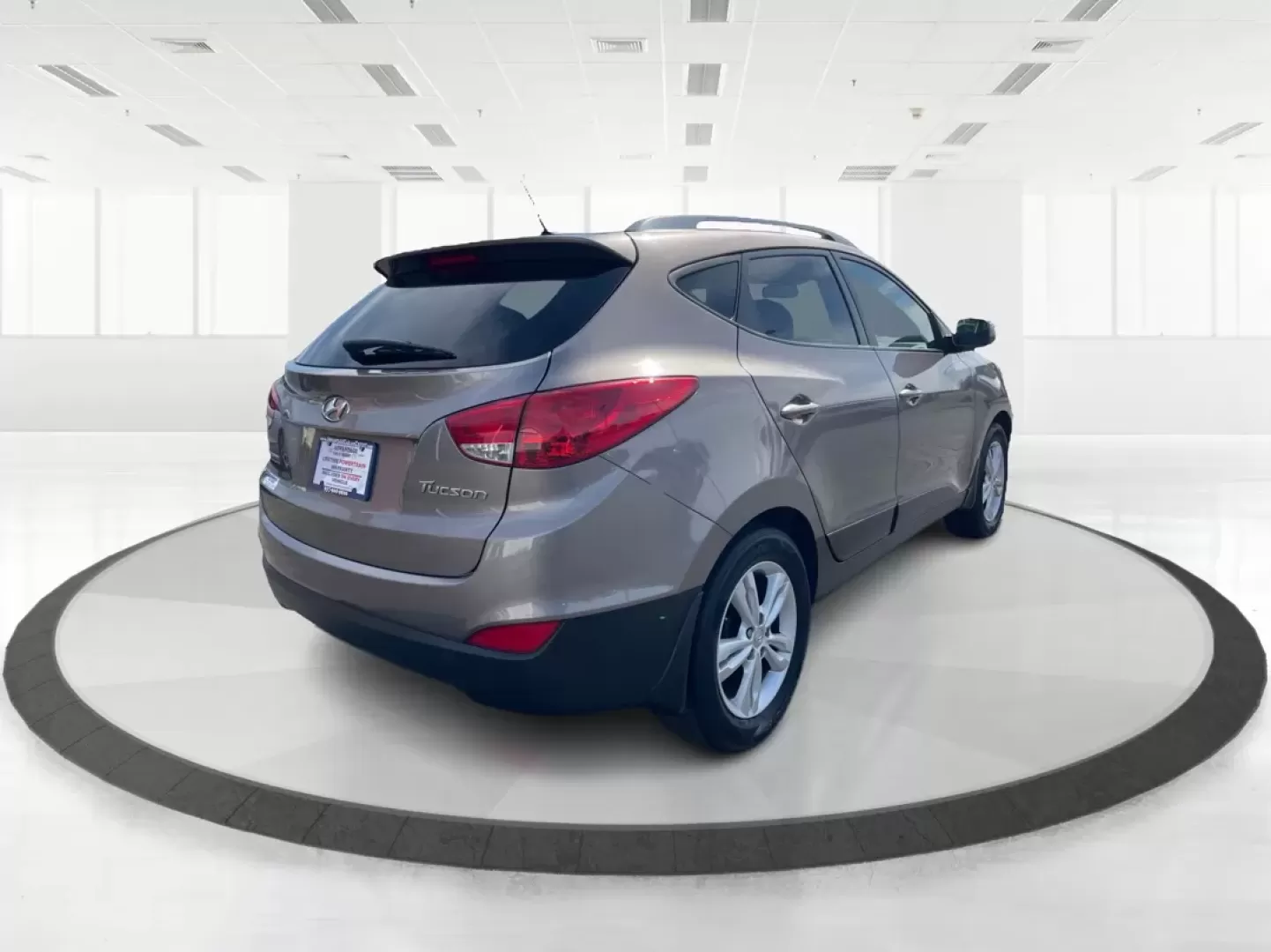 2013 Hyundai Tucson GLS (KM8JU3AC1DU) with an Theta II 2.4L I-4 DOHC engine, located at 1865 W 2nd St., Xenia, OH, 45385, (937) 372-7777, 39.681259, -83.961945 - Discover the perfect blend of reliability and comfort with this 2013 Hyundai Tucson GLS, now available at Jamestown Auto Sales! If you're searching for a versatile SUV that seamlessly adapts to your lifestyle-whether it's tackling the daily commute, embarking on weekend adventures, or catering to th - Photo#15