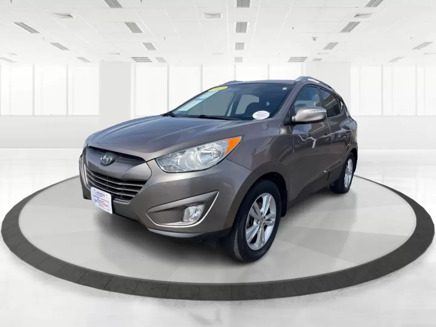 2013 Hyundai Tucson GLS (KM8JU3AC1DU) with an Theta II 2.4L I-4 DOHC engine, located at 1865 W 2nd St., Xenia, OH, 45385, (937) 372-7777, 39.681259, -83.961945 - Discover the perfect blend of reliability and comfort with this 2013 Hyundai Tucson GLS, now available at Jamestown Auto Sales! If you're searching for a versatile SUV that seamlessly adapts to your lifestyle-whether it's tackling the daily commute, embarking on weekend adventures, or catering to th - Photo#21