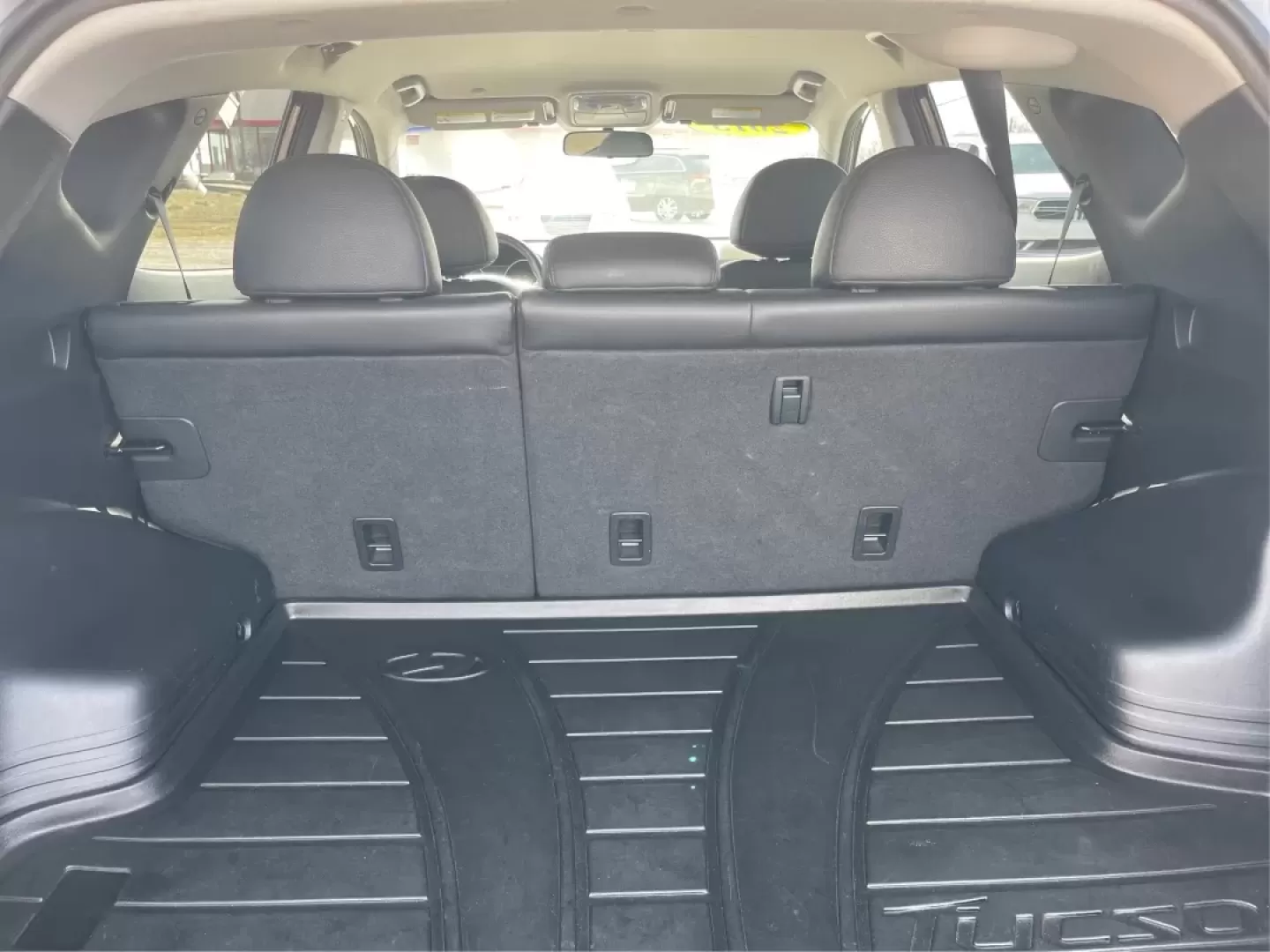 2013 Hyundai Tucson GLS (KM8JU3AC1DU) with an Theta II 2.4L I-4 DOHC engine, located at 1865 W 2nd St., Xenia, OH, 45385, (937) 372-7777, 39.681259, -83.961945 - Discover the perfect blend of reliability and comfort with this 2013 Hyundai Tucson GLS, now available at Jamestown Auto Sales! If you're searching for a versatile SUV that seamlessly adapts to your lifestyle-whether it's tackling the daily commute, embarking on weekend adventures, or catering to th - Photo#25