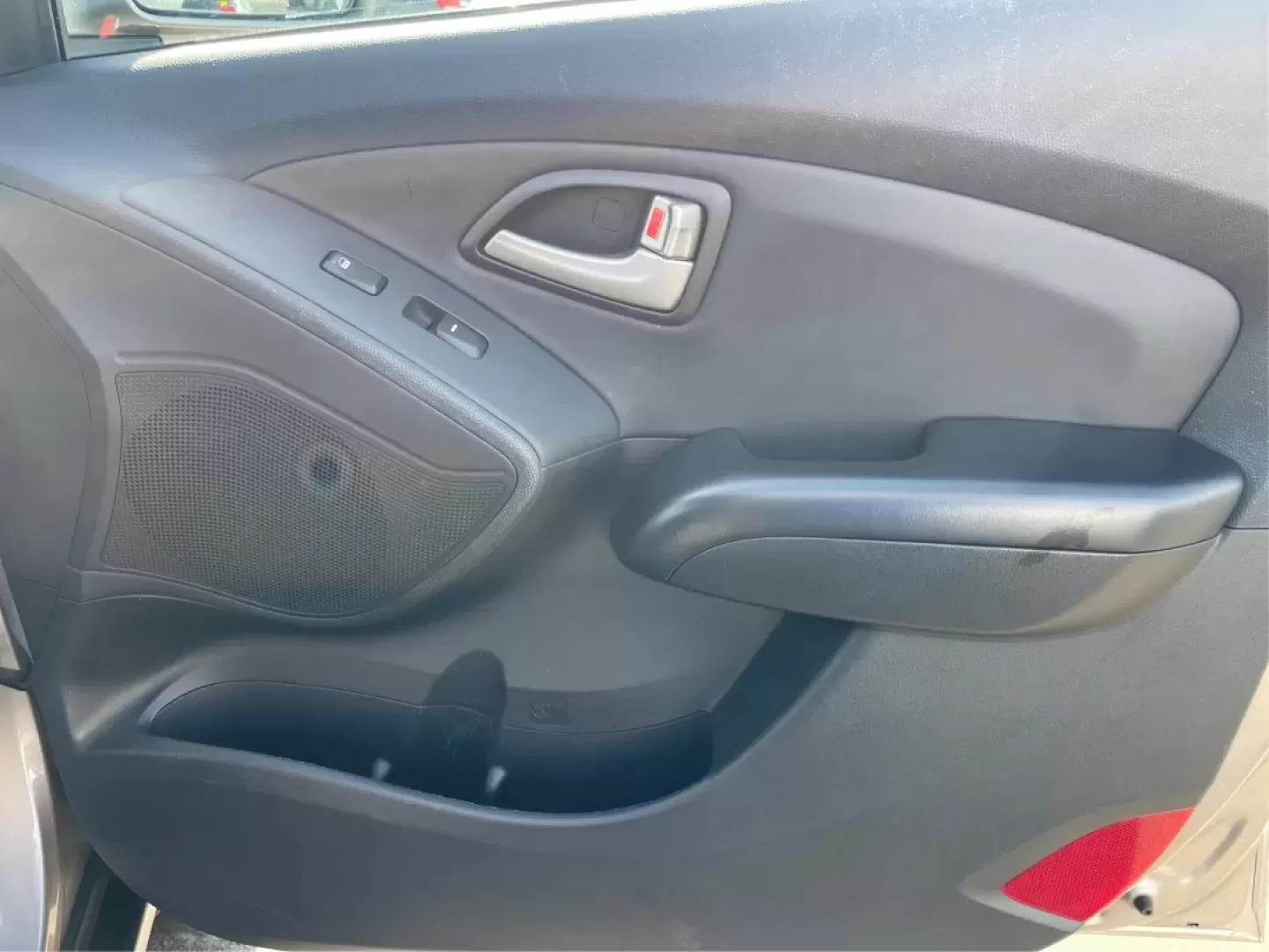 2013 Hyundai Tucson GLS (KM8JU3AC1DU) with an Theta II 2.4L I-4 DOHC engine, located at 1865 W 2nd St., Xenia, OH, 45385, (937) 372-7777, 39.681259, -83.961945 - Discover the perfect blend of reliability and comfort with this 2013 Hyundai Tucson GLS, now available at Jamestown Auto Sales! If you're searching for a versatile SUV that seamlessly adapts to your lifestyle-whether it's tackling the daily commute, embarking on weekend adventures, or catering to th - Photo#33