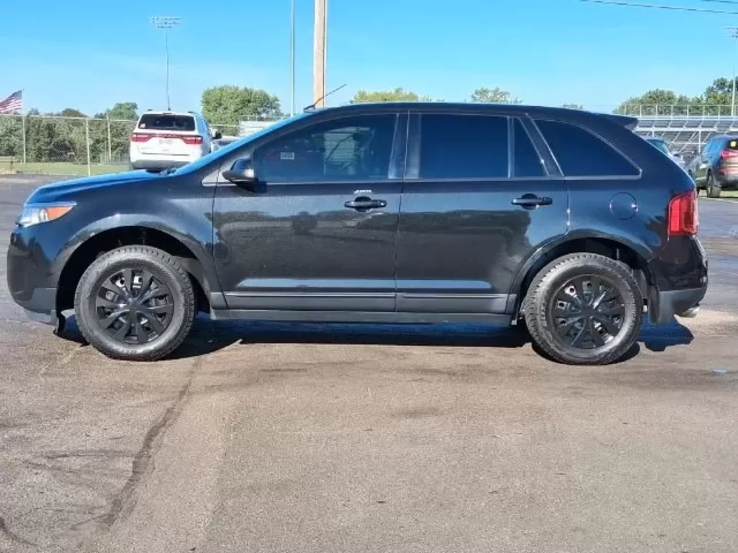 2014 Ford Edge SEL (2FMDK4JC8EB) with an 3.5L V-6 DOHC engine, located at 1865 W 2nd St., Xenia, OH, 45385, (937) 372-7777, 39.681259, -83.961945 - **Unlock Your Next Adventure with the 2014 Ford Edge SEL at Jamestown Auto Sales!**<br /> <br /> Are you searching for the perfect vehicle that seamlessly combines comfort, style, and capability? Look no further than this stunning 2014 Ford Edge SEL, a versatile SUV ideal for growing families, outdo - Photo#2