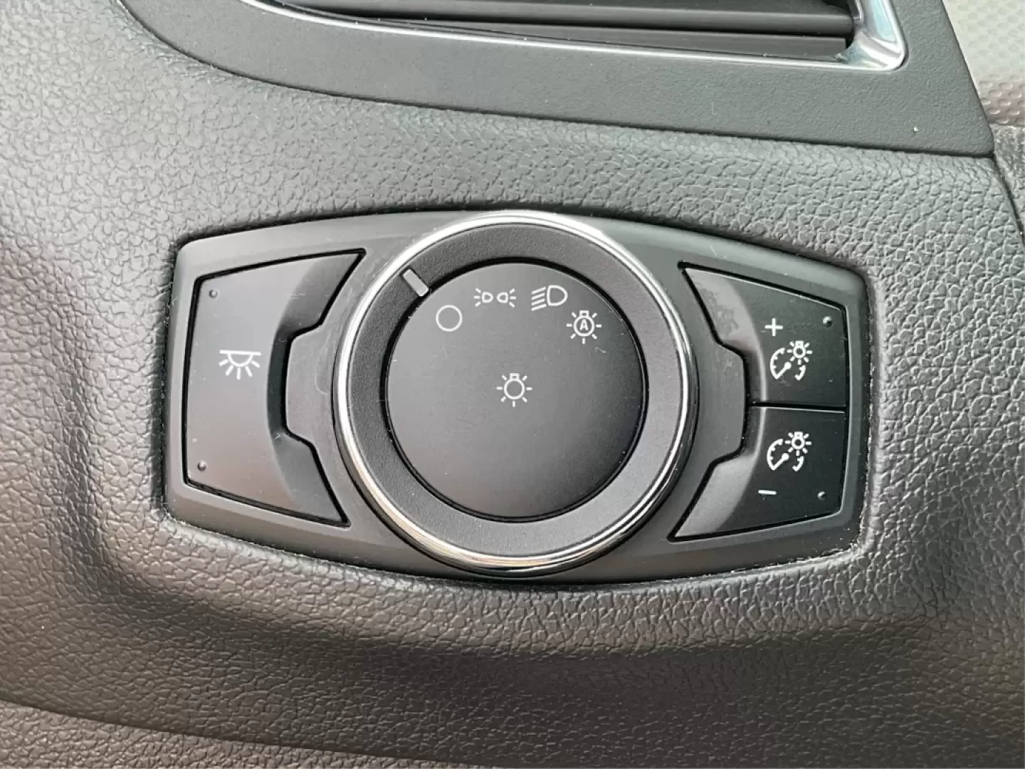 2014 Ford Edge SEL (2FMDK4JC8EB) with an 3.5L V-6 DOHC engine, located at 1865 W 2nd St., Xenia, OH, 45385, (937) 372-7777, 39.681259, -83.961945 - **Unlock Your Next Adventure with the 2014 Ford Edge SEL at Jamestown Auto Sales!**<br /> <br /> Are you searching for the perfect vehicle that seamlessly combines comfort, style, and capability? Look no further than this stunning 2014 Ford Edge SEL, a versatile SUV ideal for growing families, outdo - Photo#30