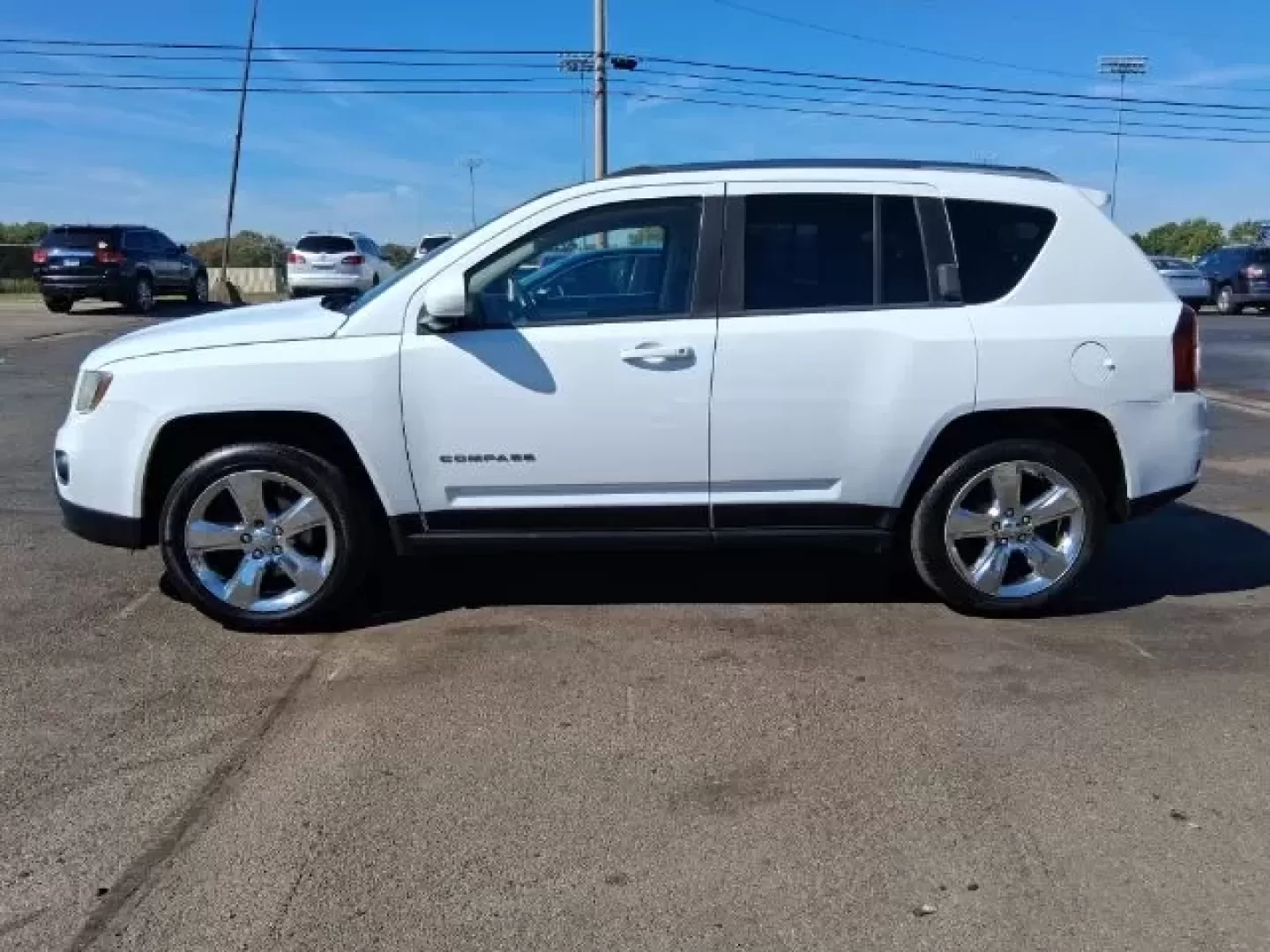 2014 Jeep Compass Latitude (1C4NJDEB0ED) with an 2.4L I-4 DOHC engine, located at 1865 W 2nd St., Xenia, OH, 45385, (937) 372-7777, 39.681259, -83.961945 - Discover your next adventure with the 2014 Jeep Compass Latitude, available now at Jamestown Auto Sales in Xenia, OH! This versatile SUV is not just a vehicle; it's an invitation to explore the open roads and embrace the lifestyle of your dreams. Whether you're a growing family looking for space, a - Photo#2