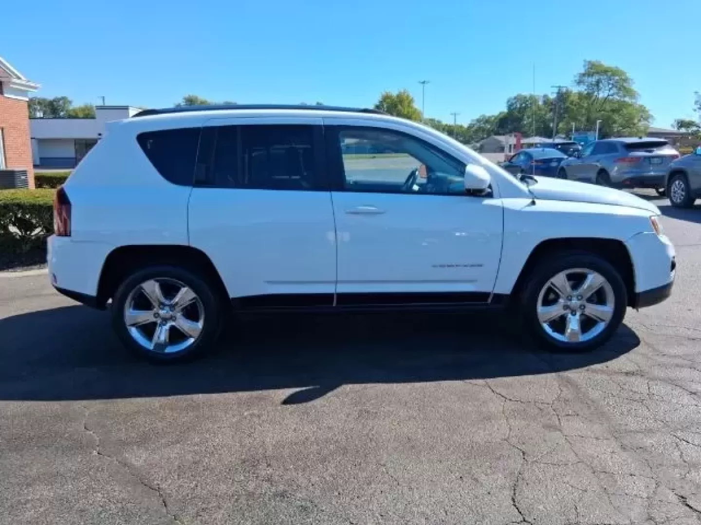 2014 Jeep Compass Latitude (1C4NJDEB0ED) with an 2.4L I-4 DOHC engine, located at 1865 W 2nd St., Xenia, OH, 45385, (937) 372-7777, 39.681259, -83.961945 - Discover your next adventure with the 2014 Jeep Compass Latitude, available now at Jamestown Auto Sales in Xenia, OH! This versatile SUV is not just a vehicle; it's an invitation to explore the open roads and embrace the lifestyle of your dreams. Whether you're a growing family looking for space, a - Photo#3