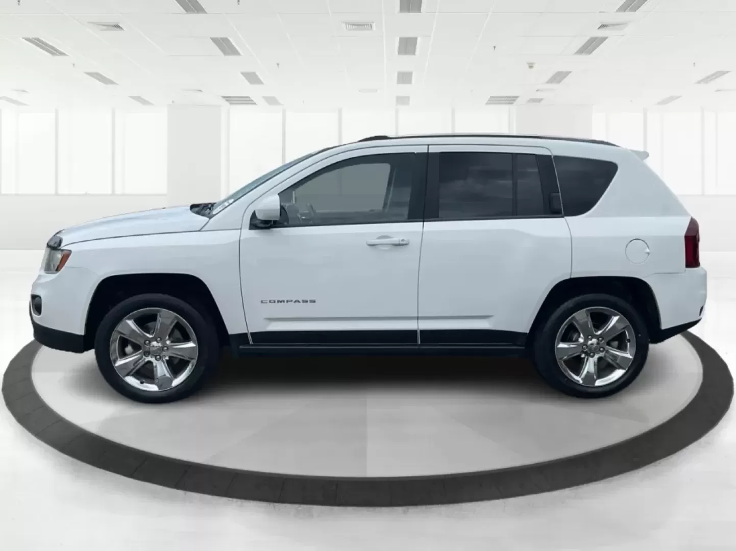 2014 Jeep Compass Latitude (1C4NJDEB0ED) with an 2.4L I-4 DOHC engine, located at 1865 W 2nd St., Xenia, OH, 45385, (937) 372-7777, 39.681259, -83.961945 - Discover your next adventure with the 2014 Jeep Compass Latitude, available now at Jamestown Auto Sales in Xenia, OH! This versatile SUV is not just a vehicle; it's an invitation to explore the open roads and embrace the lifestyle of your dreams. Whether you're a growing family looking for space, a - Photo#18