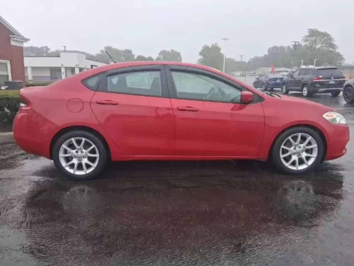 2013 Dodge Dart SXT (1C3CDFBAXDD) with an 2.0L L4 DOHC 16V TURBO engine, located at 1865 W 2nd St., Xenia, OH, 45385, (937) 372-7777, 39.681259, -83.961945 - **Unleash Your Adventure with the 2013 Dodge Dart SXT Perfect for the Everyday Journey!**<br /> <br /> Are you looking for a reliable vehicle that fits seamlessly into your busy lifestyle? Whether you're commuting to work, running errands around Xenia, or planning a road trip with friends, the 2013 - Photo#3