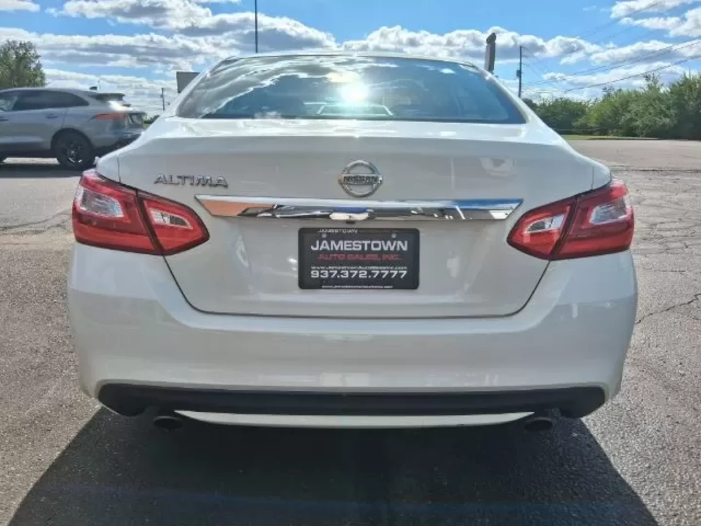 2016 Nissan Altima 2.5 (1N4AL3AP3GC) with an 2.5L I-4 DOHC engine, located at 1865 W 2nd St., Xenia, OH, 45385, (937) 372-7777, 39.681259, -83.961945 - ### Unleash Your Adventure with the 2016 Nissan Altima at Jamestown Auto Sales<br /> <br /> Are you ready to elevate your daily commute or embark on weekend adventures? The 2016 Nissan Altima is the perfect sedan for those who crave reliability, comfort, and style without breaking the bank. This ver - Photo#5