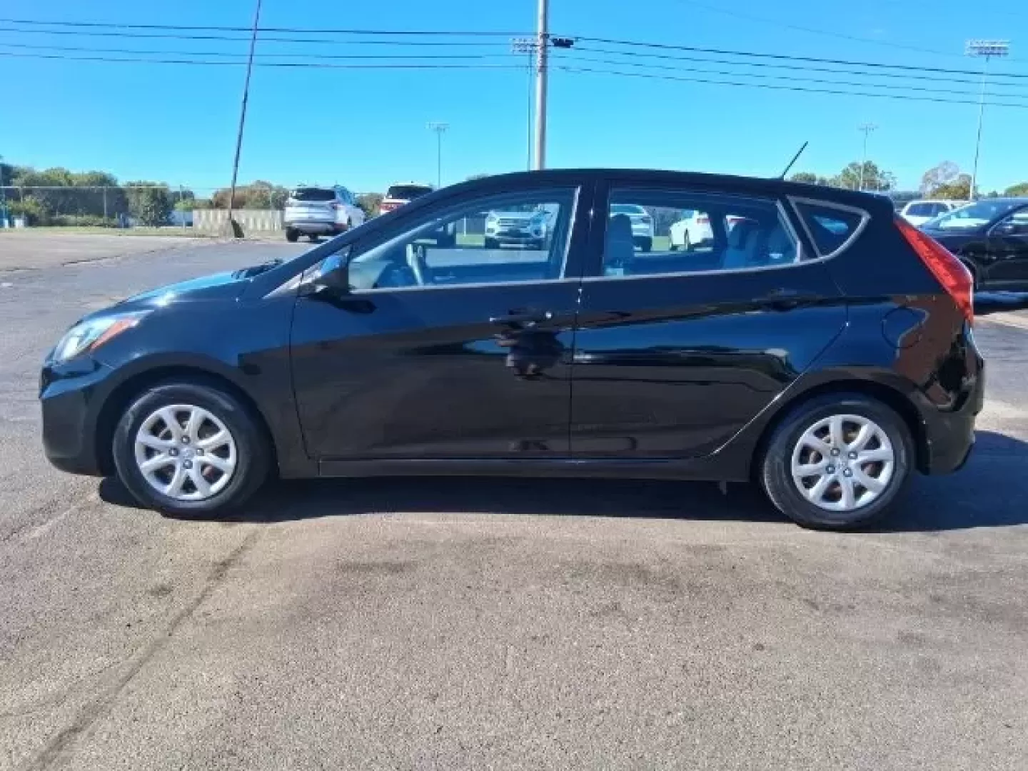 2014 Hyundai Accent GS (KMHCT5AE3EU) with an 1.6L I-4 gasoline direct injection engine, located at 1865 W 2nd St., Xenia, OH, 45385, (937) 372-7777, 39.681259, -83.961945 - ### Discover Your Next Adventure with the 2014 Hyundai Accent GS at Jamestown Auto Sales!<br /> <br /> Are you ready to elevate your daily commute or embark on those weekend getaways with friends? Look no further than the 2014 Hyundai Accent GS, a compact hatchback that combines style, efficiency, a - Photo#2
