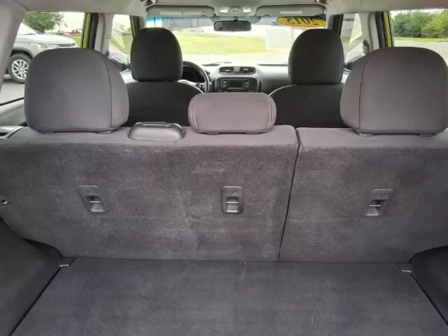 2015 Kia Soul Base (KNDJN2A23F7) with an 1.6L L4 DOHC 16V engine, located at 1865 W 2nd St., Xenia, OH, 45385, (937) 372-7777, 39.681259, -83.961945 - Discover your next adventure with the 2015 Kia Soul, ready to elevate your daily commute or weekend getaways! Whether you're a budget-conscious buyer seeking reliable transportation or a growing family looking for a spacious and versatile vehicle, this compact wagon blends style, comfort, and practi - Photo#11