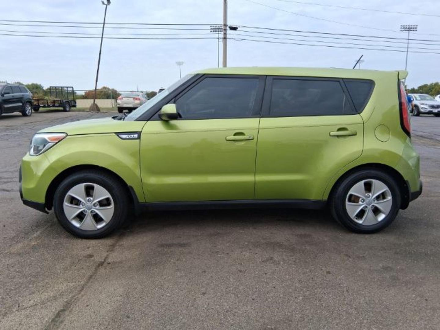 2015 Alien II Kia Soul Base (KNDJN2A23F7) with an 1.6L L4 DOHC 16V engine, located at 1865 W 2nd St., Xenia, OH, 45385, (937) 372-7777, 39.681259, -83.961945 - Photo#2