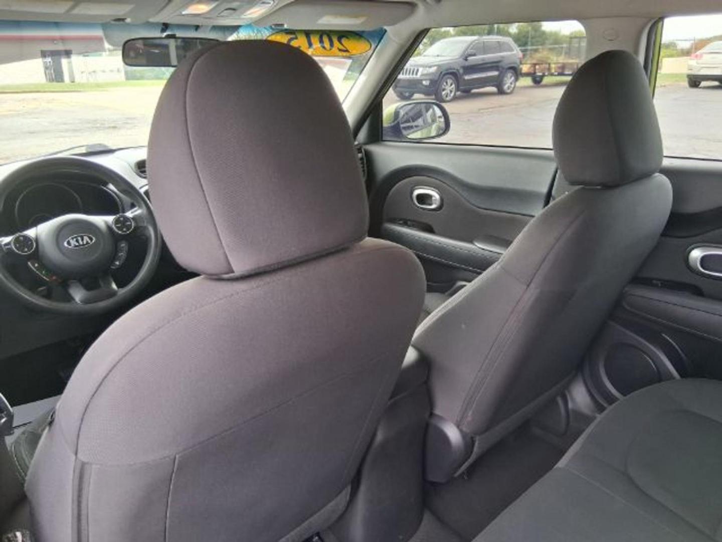 2015 Alien II Kia Soul Base (KNDJN2A23F7) with an 1.6L L4 DOHC 16V engine, located at 1865 W 2nd St., Xenia, OH, 45385, (937) 372-7777, 39.681259, -83.961945 - Photo#9