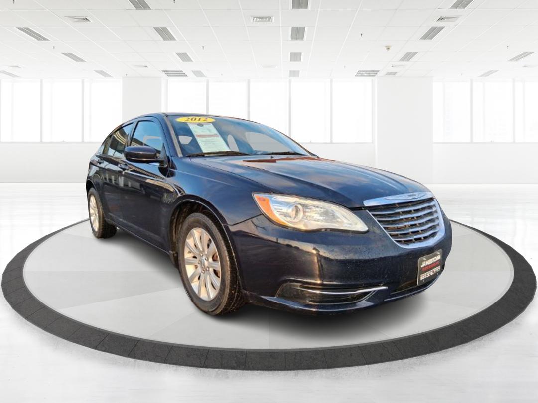 photo of Chrysler 200 2012