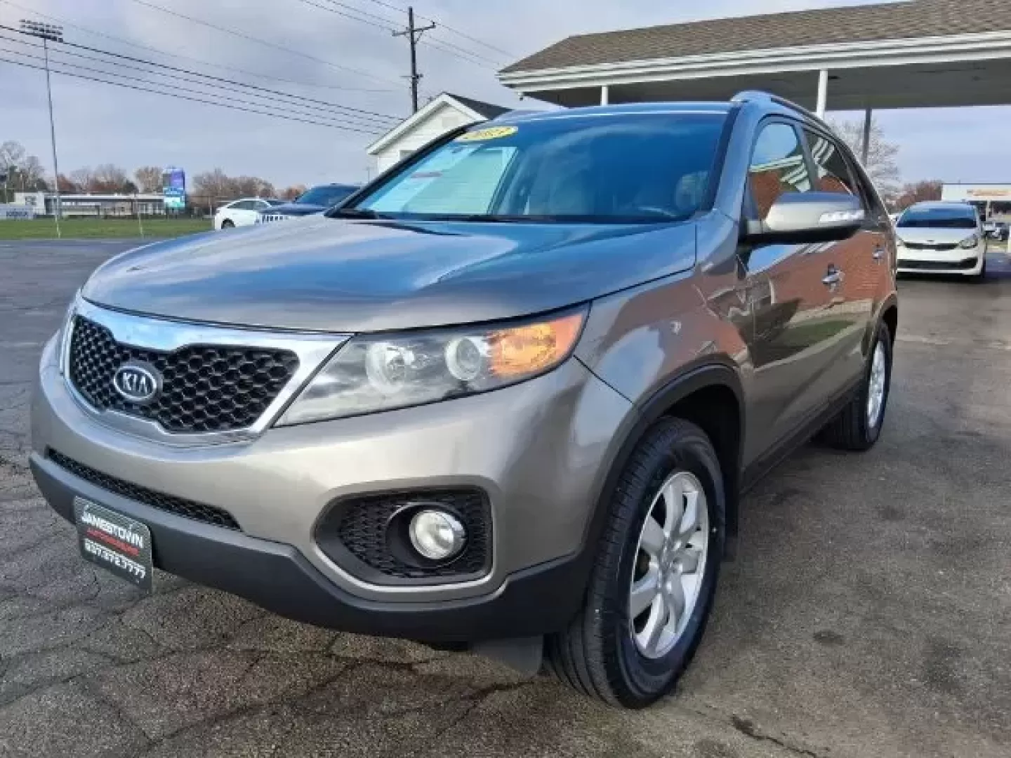 2013 Kia Sorento LX (5XYKT3A69DG) with an 2.4L I-4 gasoline direct injection engine, located at 1865 W 2nd St., Xenia, OH, 45385, (937) 372-7777, 39.681259, -83.961945 - Discover your next adventure with the 2013 Kia Sorento LX, an SUV designed for families, explorers, and daily commuters alike. This versatile vehicle is perfect for those who need a reliable ride for school drop-offs, weekend getaways, or leisurely drives through the scenic landscapes of Xenia, OH. - Photo#1