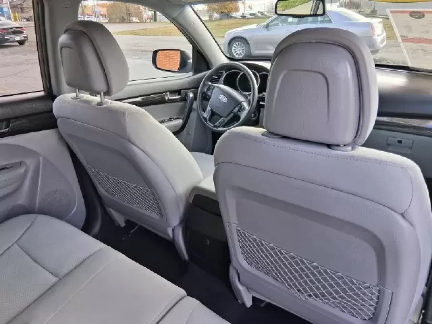 2013 Kia Sorento LX (5XYKT3A69DG) with an 2.4L I-4 gasoline direct injection engine, located at 1865 W 2nd St., Xenia, OH, 45385, (937) 372-7777, 39.681259, -83.961945 - Discover your next adventure with the 2013 Kia Sorento LX, an SUV designed for families, explorers, and daily commuters alike. This versatile vehicle is perfect for those who need a reliable ride for school drop-offs, weekend getaways, or leisurely drives through the scenic landscapes of Xenia, OH. - Photo#9