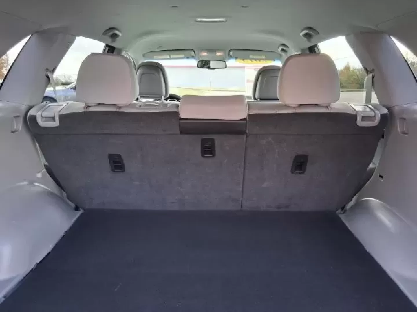 2013 Kia Sorento LX (5XYKT3A69DG) with an 2.4L I-4 gasoline direct injection engine, located at 1865 W 2nd St., Xenia, OH, 45385, (937) 372-7777, 39.681259, -83.961945 - Discover your next adventure with the 2013 Kia Sorento LX, an SUV designed for families, explorers, and daily commuters alike. This versatile vehicle is perfect for those who need a reliable ride for school drop-offs, weekend getaways, or leisurely drives through the scenic landscapes of Xenia, OH. - Photo#11