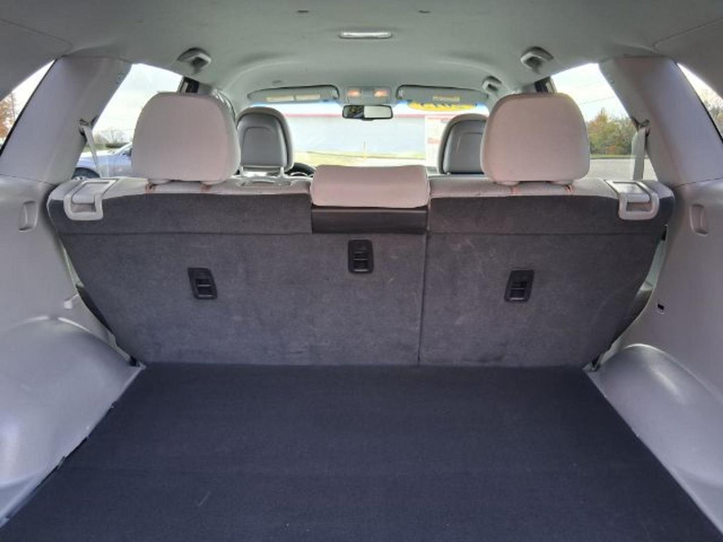 2013 Titanium Silver Kia Sorento LX (5XYKT3A69DG) with an 2.4L I-4 gasoline direct injection engine, located at 1865 W 2nd St., Xenia, OH, 45385, (937) 372-7777, 39.681259, -83.961945 - Photo#11