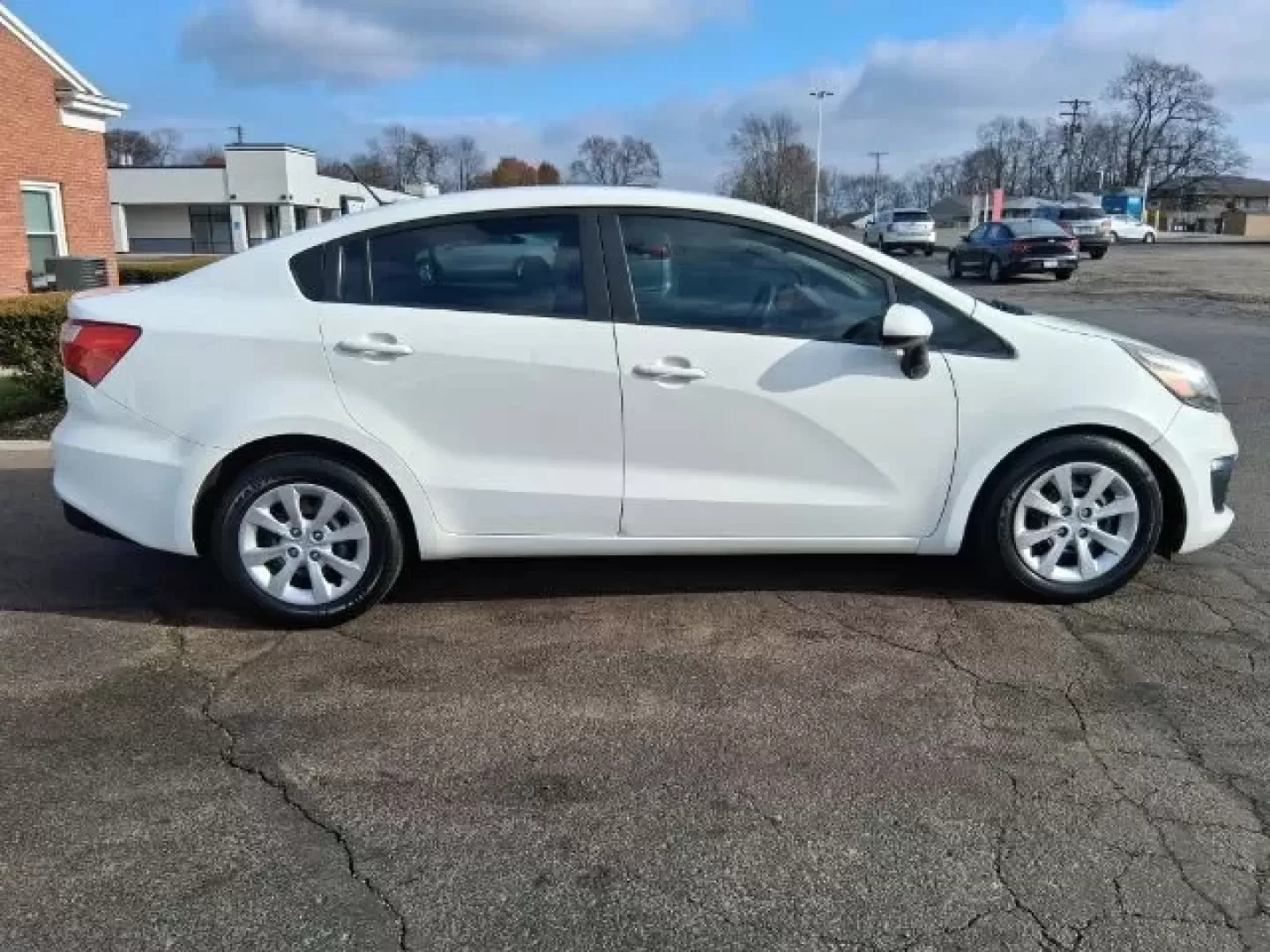 2017 Kia Rio LX 6A (KNADM4A33H6) with an 1.6L L4 DOHC 16V engine, 6-Speed Automatic transmission, located at 1865 W 2nd St., Xenia, OH, 45385, (937) 372-7777, 39.681259, -83.961945 - **Discover Freedom on the Road with the 2017 Kia Rio at Jamestown Auto Sales!**<br /> <br /> Are you ready to elevate your daily commute or embark on spontaneous weekend adventures? Look no further than this stunning 2017 Kia Rio, now available at Jamestown Auto Sales in Xenia, OH! Perfectly designe - Photo#3