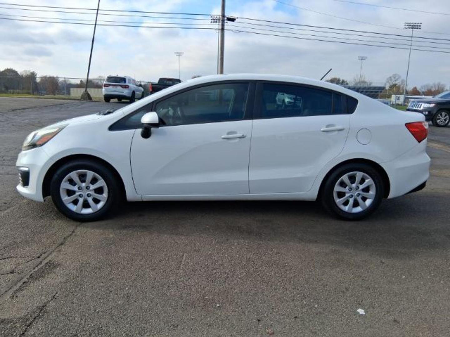 2017 Clear White Kia Rio LX 6A (KNADM4A33H6) with an 1.6L L4 DOHC 16V engine, 6-Speed Automatic transmission, located at 1865 W 2nd St., Xenia, OH, 45385, (937) 372-7777, 39.681259, -83.961945 - Photo#2