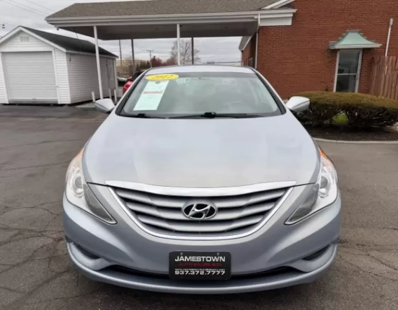 2012 Hyundai Sonata GLS (5NPEB4AC4CH) with an 2.4L I-4 gasoline direct injection engine, located at 1865 W 2nd St., Xenia, OH, 45385, (937) 372-7777, 39.681259, -83.961945 - **Hit the Open Road with Confidence in This 2012 Hyundai Sonata GLS! Perfect for Families and Commuters Alike!**<br /> <br /> Are you searching for a reliable sedan that doesn't sacrifice style or comfort? Look no further! At Jamestown Auto Sales, located at 1865 W 2nd St., Xenia, OH 45385, we proud - Photo#4