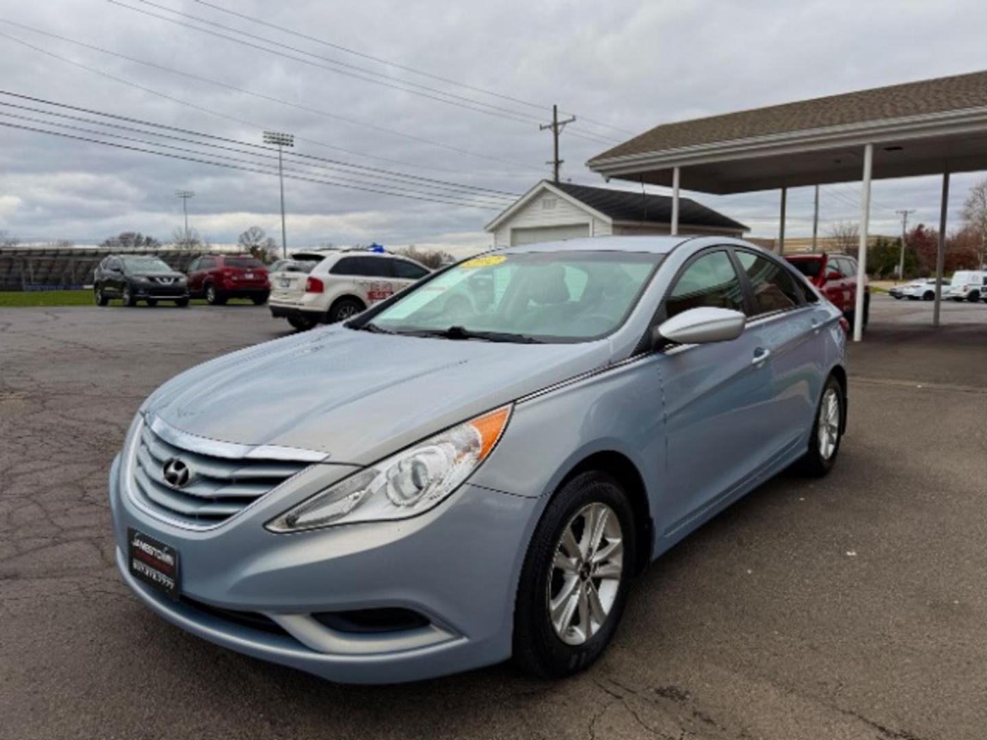 2012 Iridescent Silver Blue Pearl Mica Hyundai Sonata GLS (5NPEB4AC4CH) with an 2.4L I-4 gasoline direct injection engine, located at 1865 W 2nd St., Xenia, OH, 45385, (937) 372-7777, 39.681259, -83.961945 - Photo#1