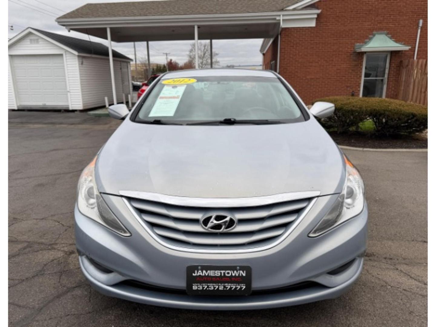 2012 Iridescent Silver Blue Pearl Mica Hyundai Sonata GLS (5NPEB4AC4CH) with an 2.4L I-4 gasoline direct injection engine, located at 1865 W 2nd St., Xenia, OH, 45385, (937) 372-7777, 39.681259, -83.961945 - Photo#4