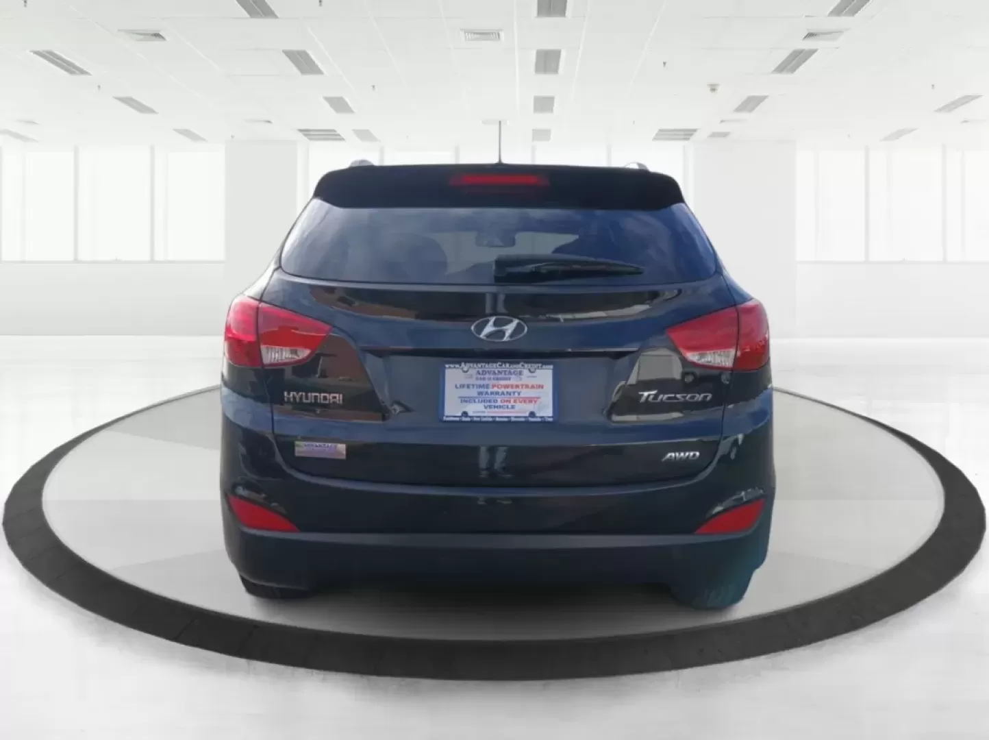 2013 Hyundai Tucson GLS AWD (KM8JUCAC3DU) with an 2.4L L4 DOHC 16V engine, 6-Speed Automatic transmission, located at 1865 W 2nd St., Xenia, OH, 45385, (937) 372-7777, 39.681259, -83.961945 - **Discover the 2013 Hyundai Tucson GLS AWD Your Perfect Adventure Companion!**<br /> <br /> Are you ready to elevate your lifestyle with a reliable and stylish SUV that fits your active family, long commutes, or weekend adventures? Look no further than the 2013 Hyundai Tucson GLS AWD, available now - Photo#3