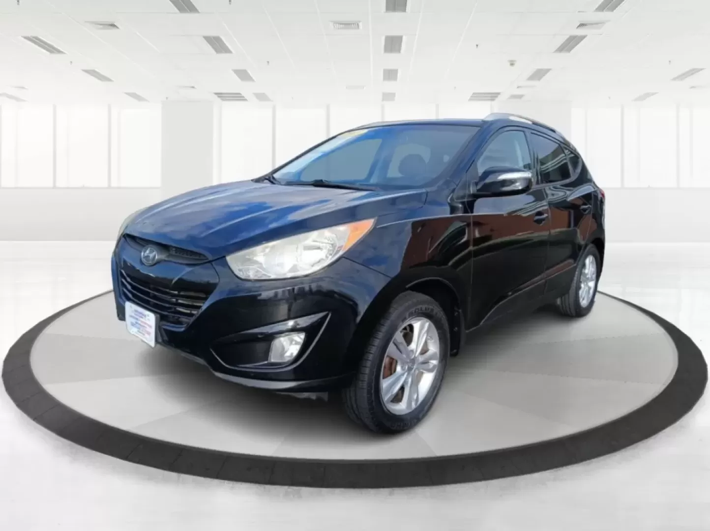 2013 Hyundai Tucson GLS AWD (KM8JUCAC3DU) with an 2.4L L4 DOHC 16V engine, 6-Speed Automatic transmission, located at 1865 W 2nd St., Xenia, OH, 45385, (937) 372-7777, 39.681259, -83.961945 - **Discover the 2013 Hyundai Tucson GLS AWD Your Perfect Adventure Companion!**<br /> <br /> Are you ready to elevate your lifestyle with a reliable and stylish SUV that fits your active family, long commutes, or weekend adventures? Look no further than the 2013 Hyundai Tucson GLS AWD, available now - Photo#8