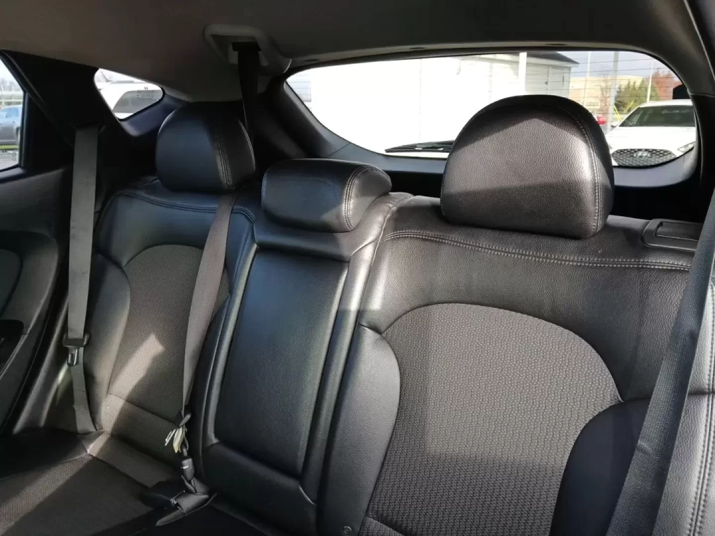 2013 Hyundai Tucson GLS AWD (KM8JUCAC3DU) with an 2.4L L4 DOHC 16V engine, 6-Speed Automatic transmission, located at 1865 W 2nd St., Xenia, OH, 45385, (937) 372-7777, 39.681259, -83.961945 - **Discover the 2013 Hyundai Tucson GLS AWD Your Perfect Adventure Companion!**<br /> <br /> Are you ready to elevate your lifestyle with a reliable and stylish SUV that fits your active family, long commutes, or weekend adventures? Look no further than the 2013 Hyundai Tucson GLS AWD, available now - Photo#10