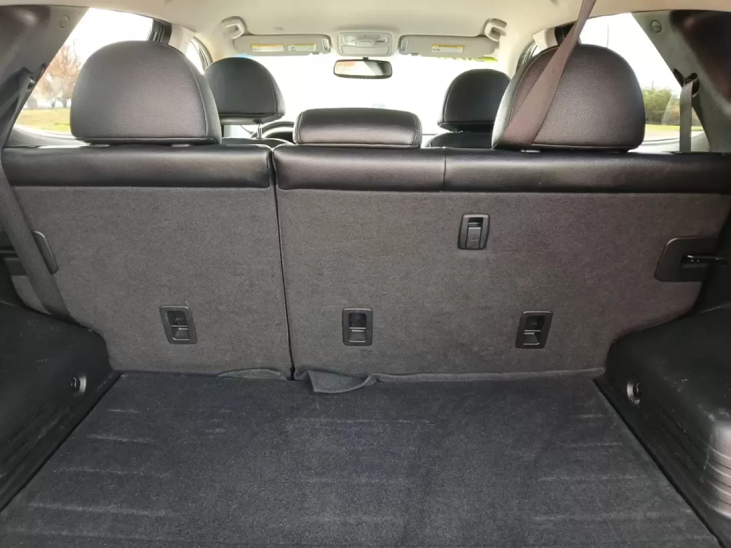 2013 Hyundai Tucson GLS AWD (KM8JUCAC3DU) with an 2.4L L4 DOHC 16V engine, 6-Speed Automatic transmission, located at 1865 W 2nd St., Xenia, OH, 45385, (937) 372-7777, 39.681259, -83.961945 - **Discover the 2013 Hyundai Tucson GLS AWD Your Perfect Adventure Companion!**<br /> <br /> Are you ready to elevate your lifestyle with a reliable and stylish SUV that fits your active family, long commutes, or weekend adventures? Look no further than the 2013 Hyundai Tucson GLS AWD, available now - Photo#12