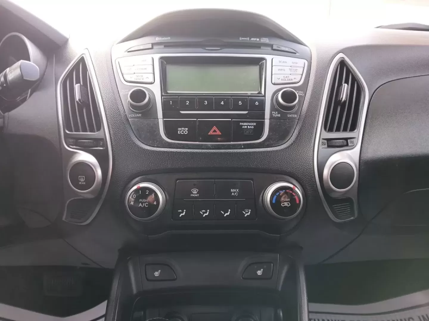 2013 Hyundai Tucson GLS AWD (KM8JUCAC3DU) with an 2.4L L4 DOHC 16V engine, 6-Speed Automatic transmission, located at 1865 W 2nd St., Xenia, OH, 45385, (937) 372-7777, 39.681259, -83.961945 - **Discover the 2013 Hyundai Tucson GLS AWD Your Perfect Adventure Companion!**<br /> <br /> Are you ready to elevate your lifestyle with a reliable and stylish SUV that fits your active family, long commutes, or weekend adventures? Look no further than the 2013 Hyundai Tucson GLS AWD, available now - Photo#13