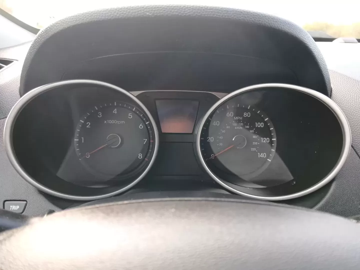 2013 Hyundai Tucson GLS AWD (KM8JUCAC3DU) with an 2.4L L4 DOHC 16V engine, 6-Speed Automatic transmission, located at 1865 W 2nd St., Xenia, OH, 45385, (937) 372-7777, 39.681259, -83.961945 - **Discover the 2013 Hyundai Tucson GLS AWD Your Perfect Adventure Companion!**<br /> <br /> Are you ready to elevate your lifestyle with a reliable and stylish SUV that fits your active family, long commutes, or weekend adventures? Look no further than the 2013 Hyundai Tucson GLS AWD, available now - Photo#15