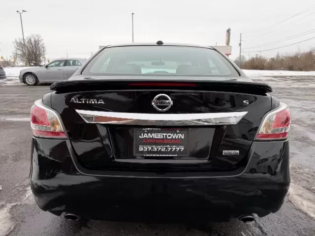2015 Nissan Altima 2.5 S (1N4AL3AP2FC) with an 2.5L I-4 DOHC engine, located at 1865 W 2nd St., Xenia, OH, 45385, (937) 372-7777, 39.681259, -83.961945 - **Explore New Heights of Convenience with the 2015 Nissan Altima at Jamestown Auto Sales!**<br /> <br /> Are you looking for a reliable and stylish sedan that can seamlessly adapt to your busy lifestyle? Look no further than the 2015 Nissan Altima 2.5 S, now available at Jamestown Auto Sales in Xeni - Photo#5