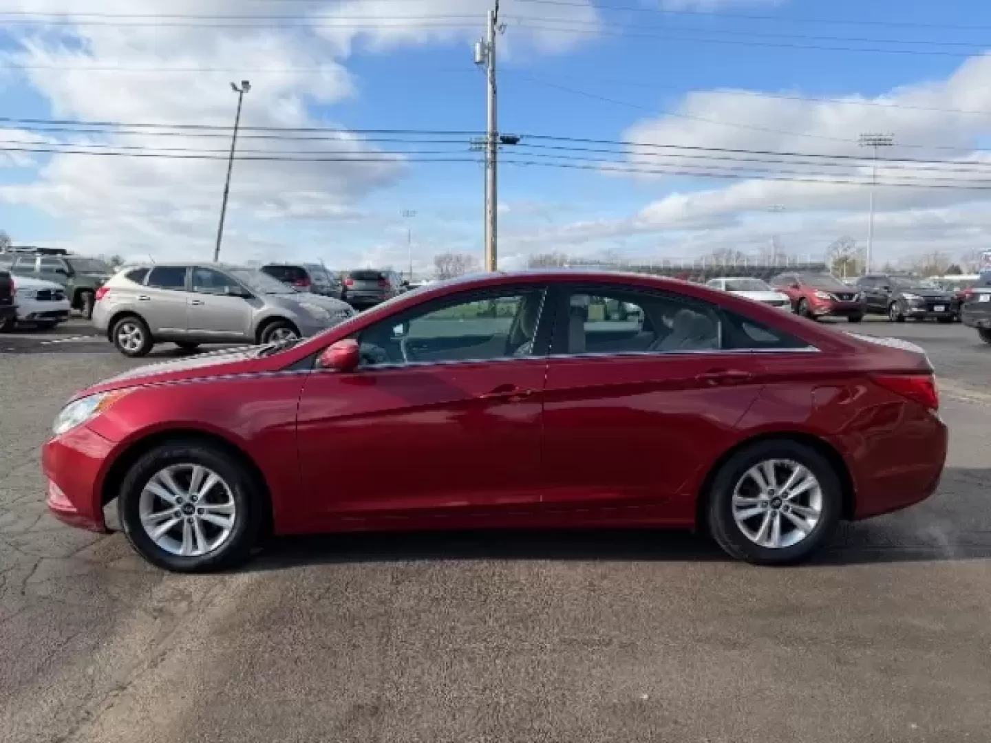 2013 Hyundai Sonata GLS (5NPEB4AC2DH) with an 2.4L L4 DOHC 16V engine, 6-Speed Automatic transmission, located at 1865 W 2nd St., Xenia, OH, 45385, (937) 372-7777, 39.681259, -83.961945 - **Experience the Freedom of the Open Road with This 2013 Hyundai Sonata GLS Your Perfect Companion for Daily Adventures!**<br /> <br /> Are you looking for a reliable vehicle that seamlessly adapts to your lifestyle? Whether you're commuting to work, running errands in Xenia, or planning weekend ge - Photo#3