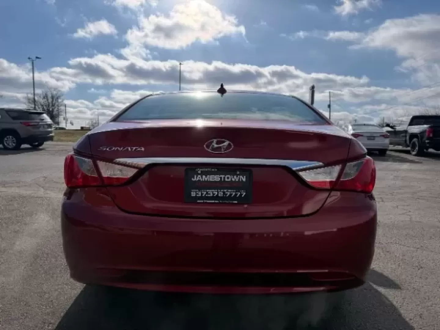 2013 Hyundai Sonata GLS (5NPEB4AC2DH) with an 2.4L L4 DOHC 16V engine, 6-Speed Automatic transmission, located at 1865 W 2nd St., Xenia, OH, 45385, (937) 372-7777, 39.681259, -83.961945 - **Experience the Freedom of the Open Road with This 2013 Hyundai Sonata GLS Your Perfect Companion for Daily Adventures!**<br /> <br /> Are you looking for a reliable vehicle that seamlessly adapts to your lifestyle? Whether you're commuting to work, running errands in Xenia, or planning weekend ge - Photo#5