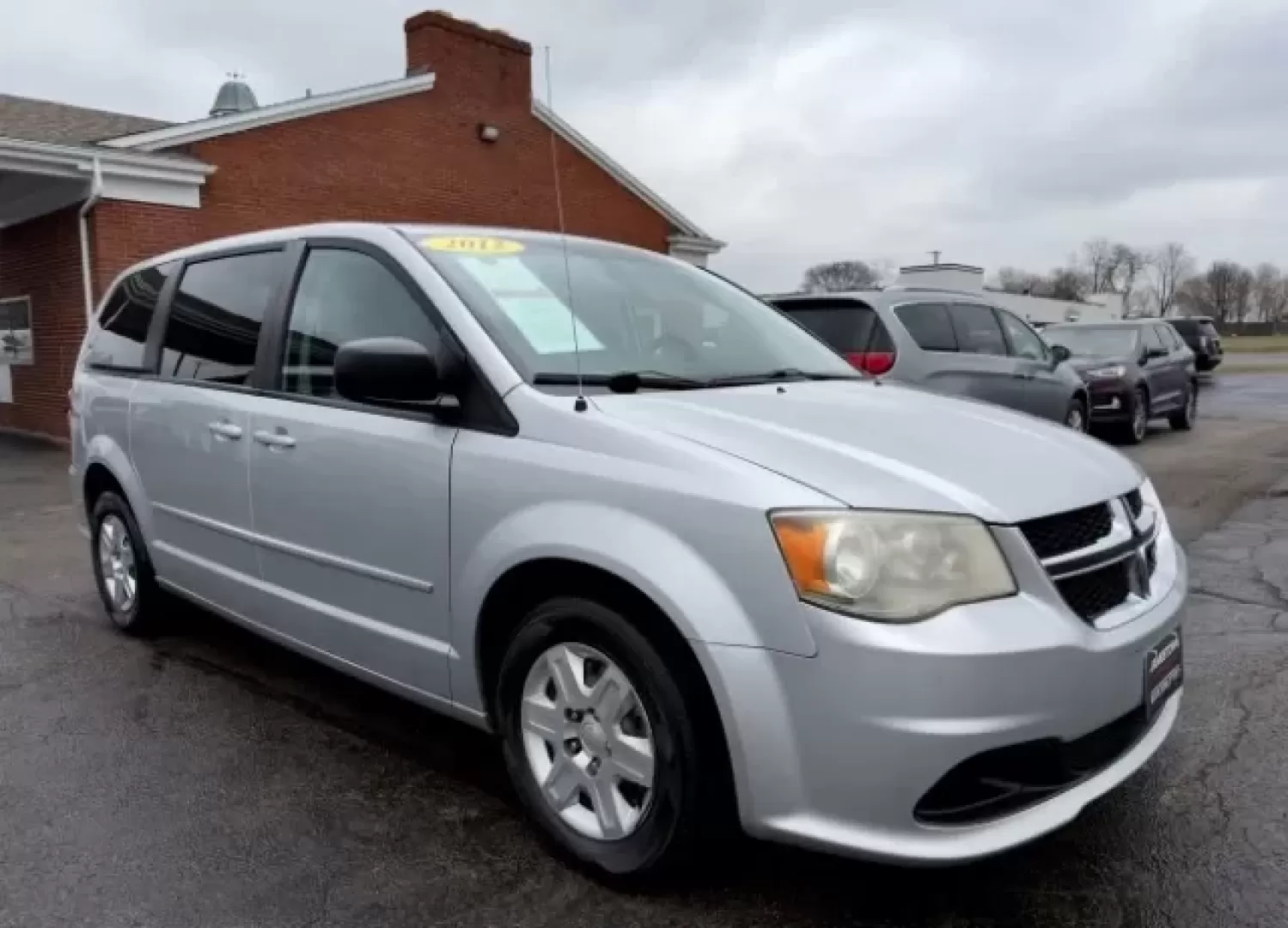 2012 Bright Silver Metallic Clearcoat Dodge Grand Caravan SE/AVP (2C4RDGBG5CR) with an 3.6L V-6 DOHC engine, located at 1865 W 2nd St., Xenia, OH, 45385, (937) 372-7777, 39.681259, -83.961945 - Photo#13