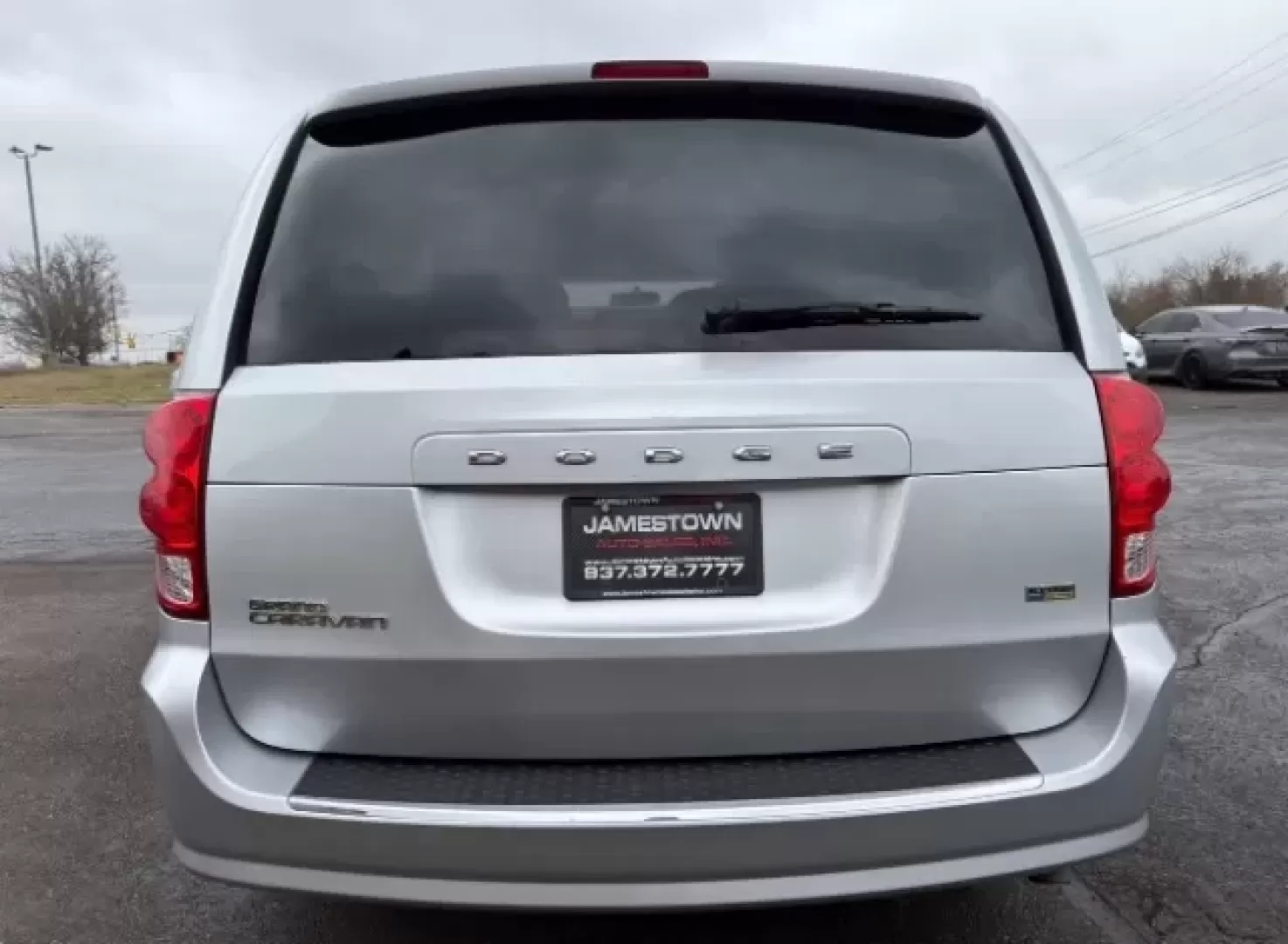 2012 Bright Silver Metallic Clearcoat Dodge Grand Caravan SE/AVP (2C4RDGBG5CR) with an 3.6L V-6 DOHC engine, located at 1865 W 2nd St., Xenia, OH, 45385, (937) 372-7777, 39.681259, -83.961945 - Photo#18