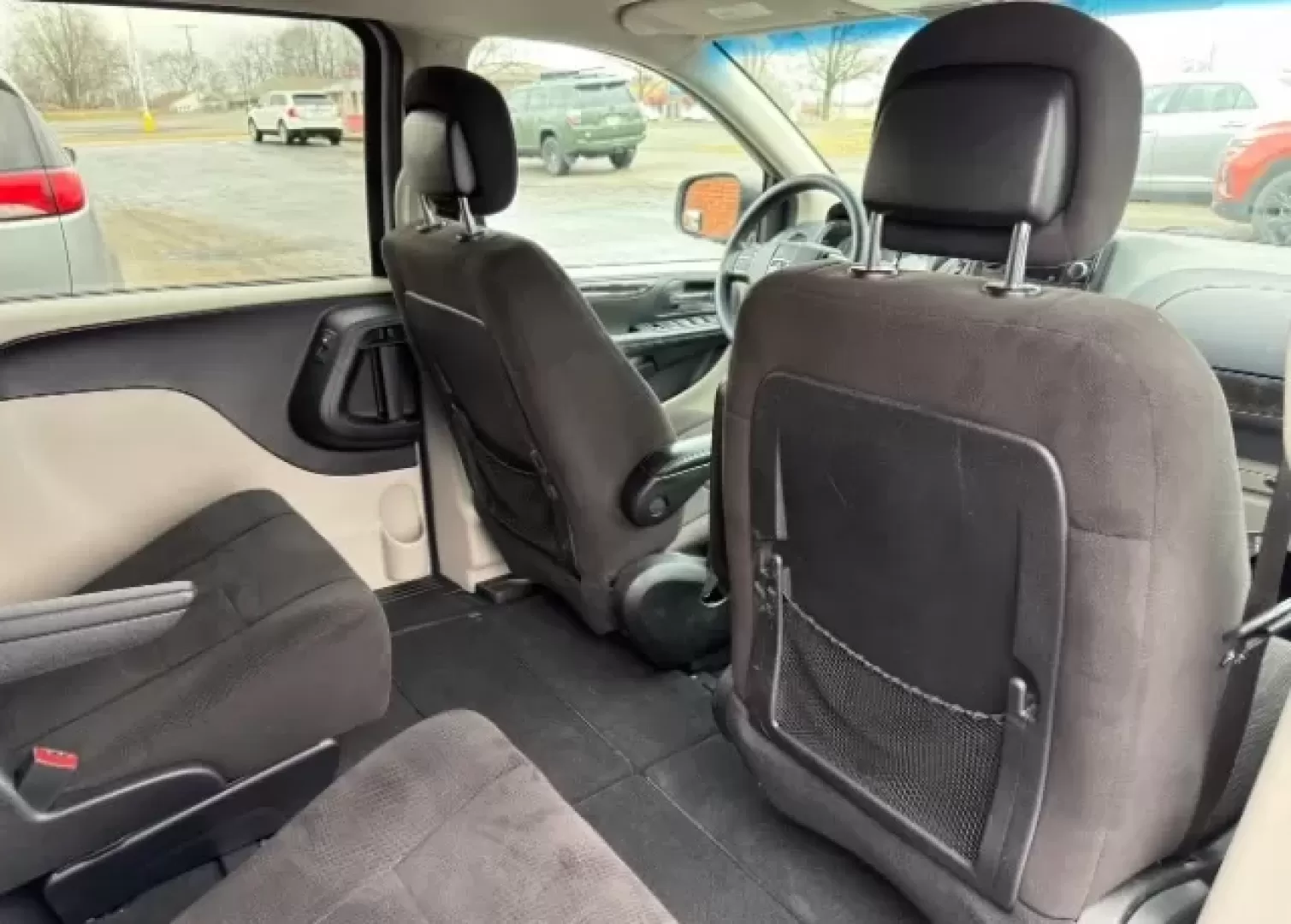 2012 Bright Silver Metallic Clearcoat Dodge Grand Caravan SE/AVP (2C4RDGBG5CR) with an 3.6L V-6 DOHC engine, located at 1865 W 2nd St., Xenia, OH, 45385, (937) 372-7777, 39.681259, -83.961945 - Photo#23