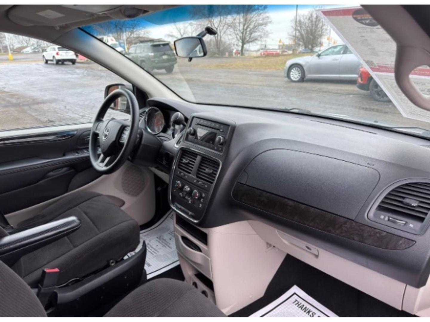2012 Bright Silver Metallic Clearcoat Dodge Grand Caravan SE/AVP (2C4RDGBG5CR) with an 3.6L V-6 DOHC engine, located at 1865 W 2nd St., Xenia, OH, 45385, (937) 372-7777, 39.681259, -83.961945 - Photo#8