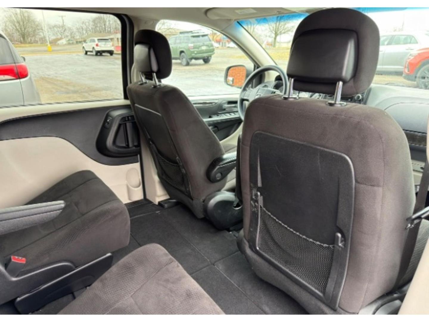 2012 Bright Silver Metallic Clearcoat Dodge Grand Caravan SE/AVP (2C4RDGBG5CR) with an 3.6L V-6 DOHC engine, located at 1865 W 2nd St., Xenia, OH, 45385, (937) 372-7777, 39.681259, -83.961945 - Photo#10