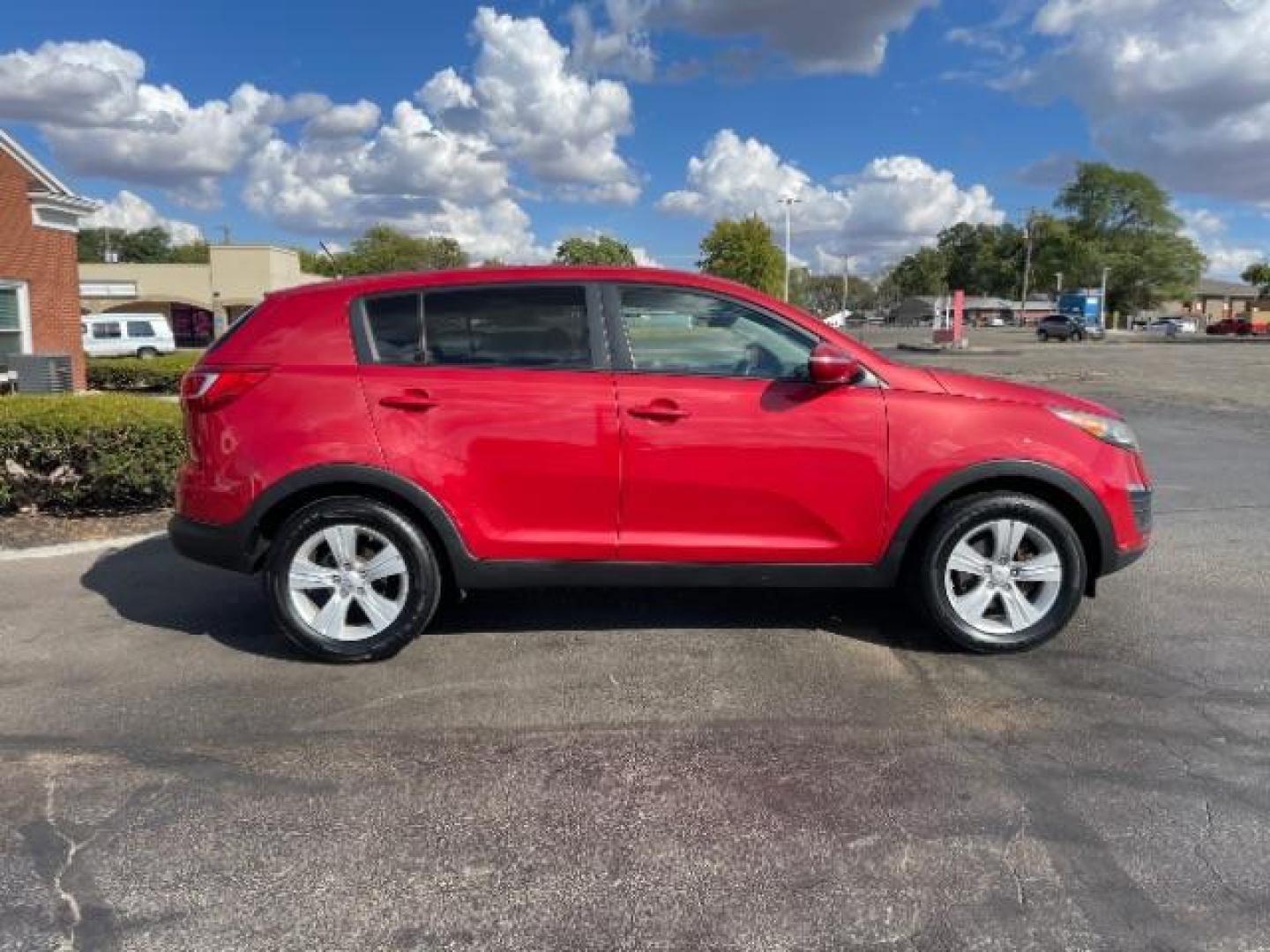 2012 Kia Sportage LX FWD (KNDPB3A24C7) with an 2.4L V6 DOHC 24V engine, 6-Speed Automatic transmission, located at 1865 W 2nd St., Xenia, OH, 45385, (937) 372-7777, 39.681259, -83.961945 - 2012 Kia Sportage LX FWD - Photo#3