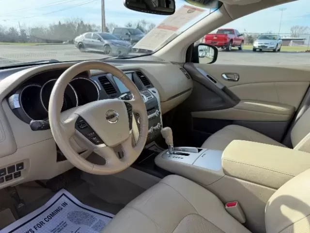 2011 Nissan Murano SL AWD (JN8AZ1MW9BW) with an 3.5L V6 DOHC 24V engine, Continuously Variable Transmission transmission, located at 1865 W 2nd St., Xenia, OH, 45385, (937) 372-7777, 39.681259, -83.961945 - **Experience the Perfect Balance of Style and Functionality with the 2011 Nissan Murano SL AWD at Jamestown Auto Sales!**<br /> <br /> Are you in the market for a versatile SUV that's as perfect for weekend adventures as it is for daily commutes? Look no further! The 2011 Nissan Murano SL AWD is des - Photo#6